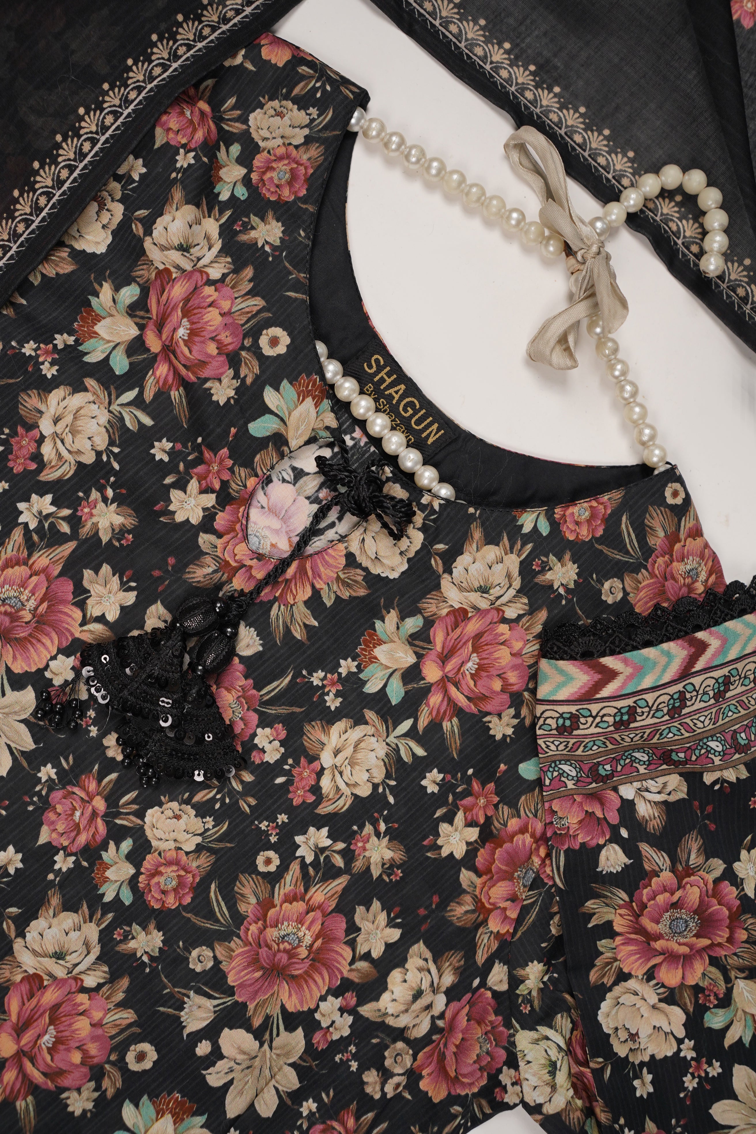 Bin Saeed - FARSHI -Exclusive Printed 3PC Collection RB-02 - Image 3
