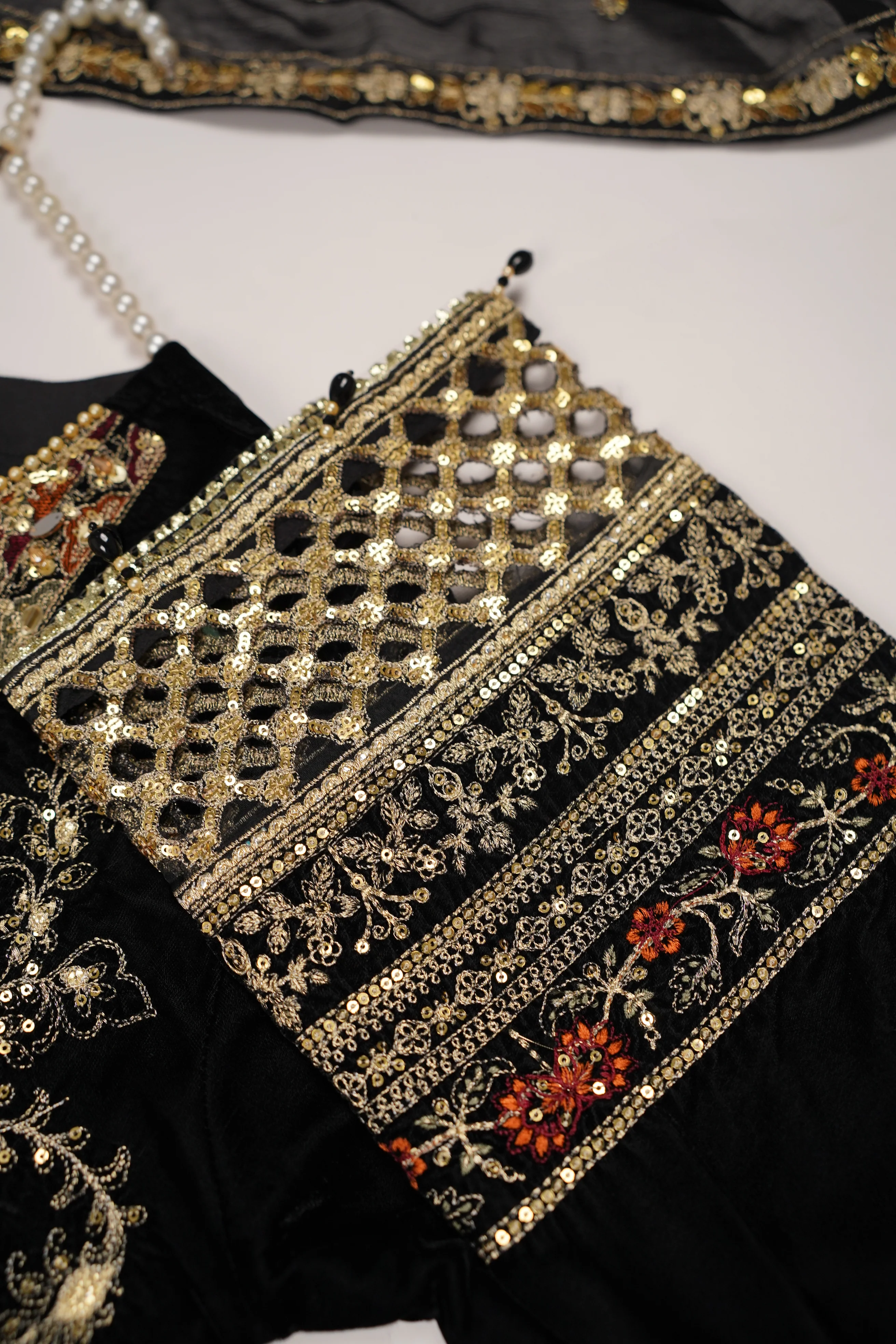 Dastaan Exclusive Velvet collection MM-07 - Image 4