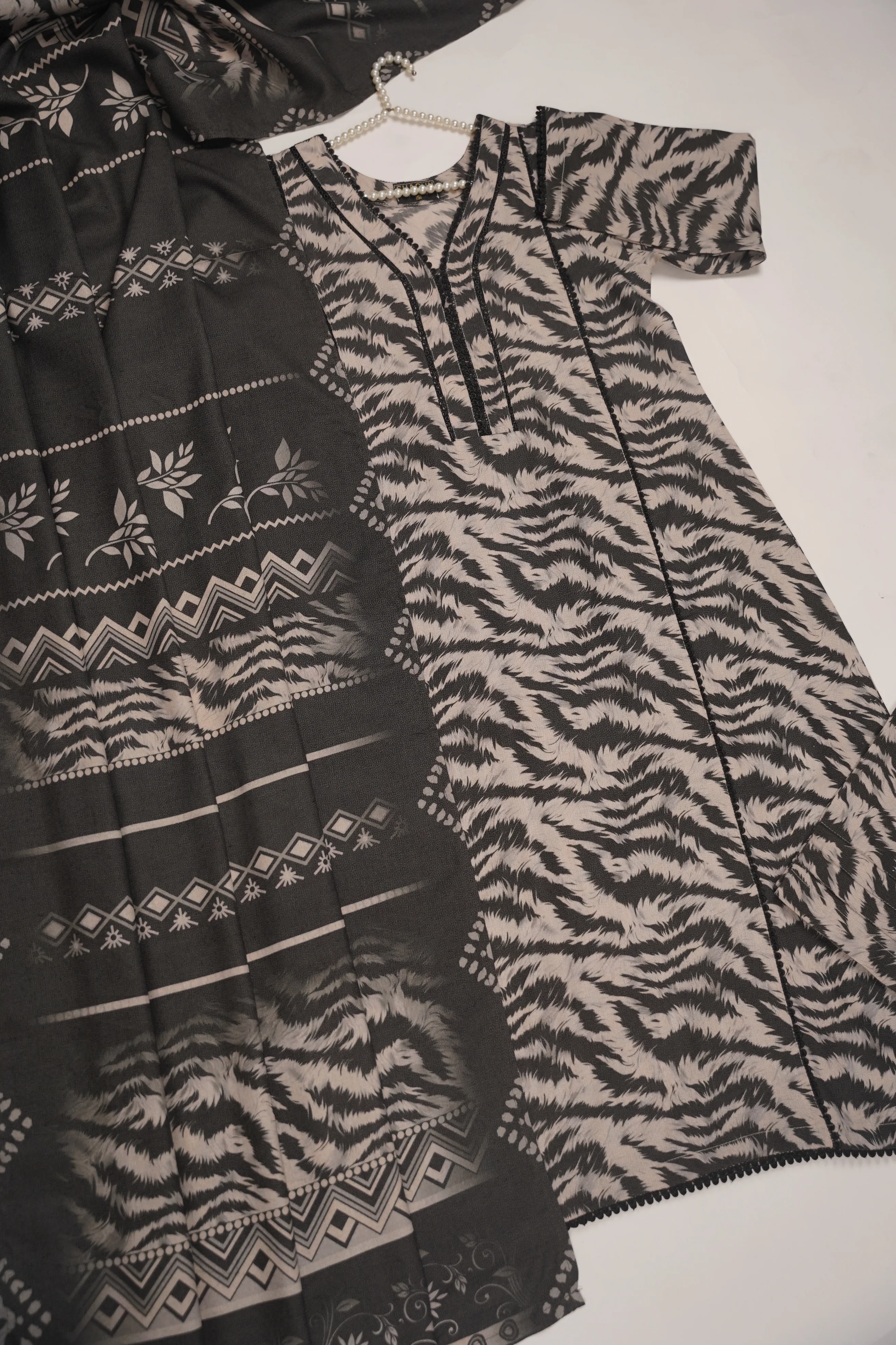 Bisma Winter Maxi Collection ZK-05 - Image 2