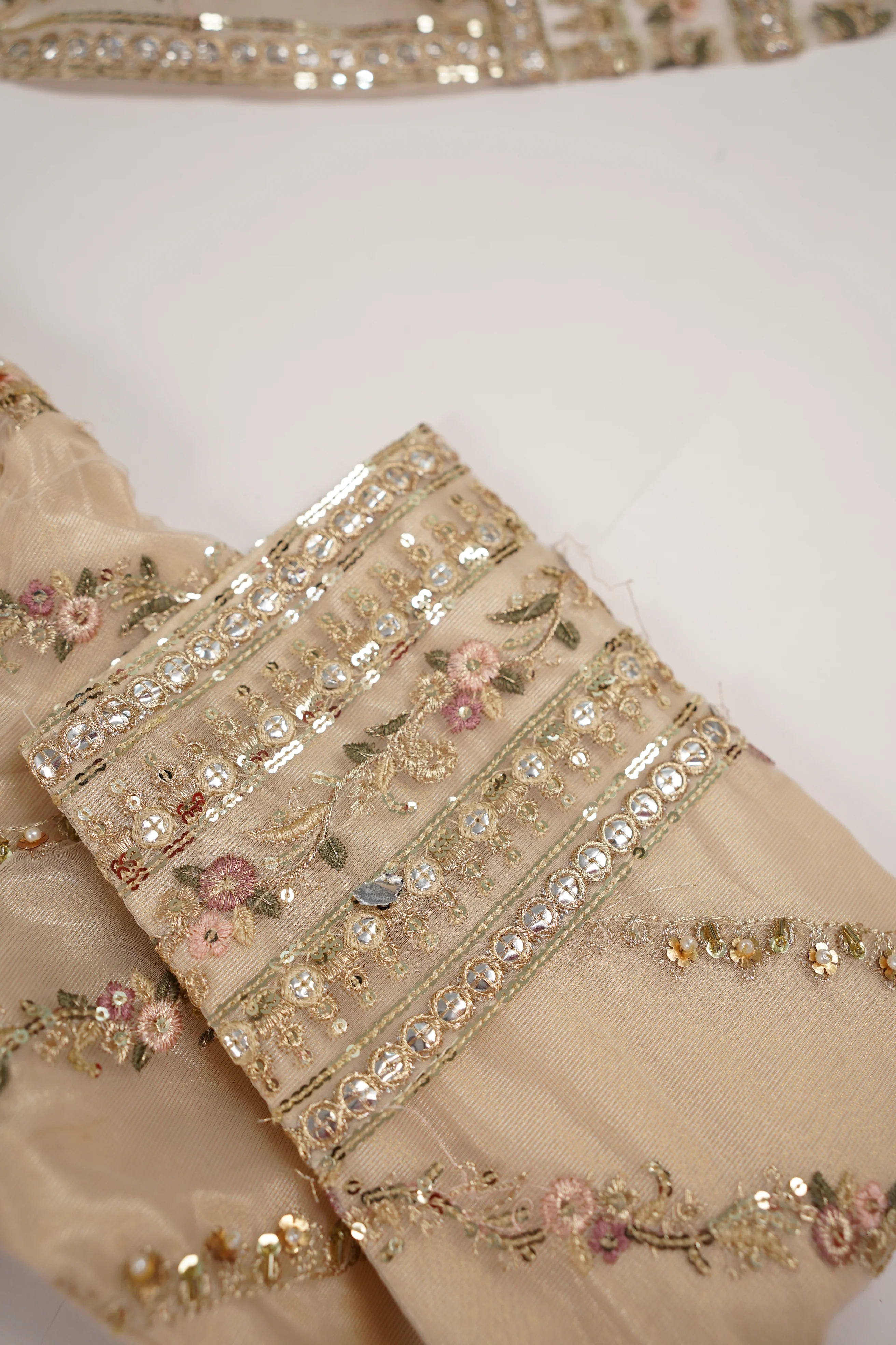 Gul-e-Rung Maxi Collection FE-01 - Image 17