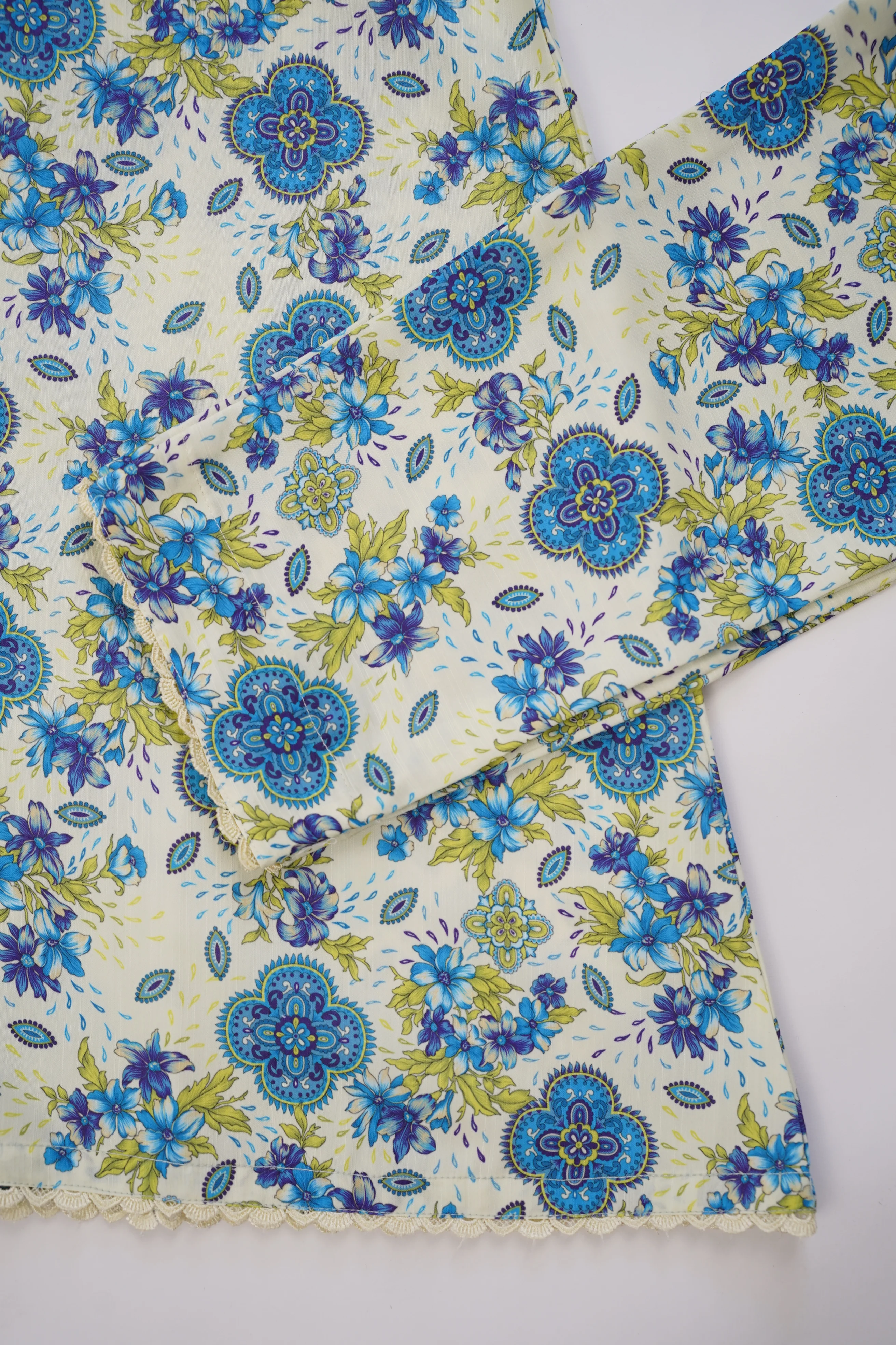 Khaddar Floral Printed 2pcs A-Line Maxi Collection KFP--04 - Image 7