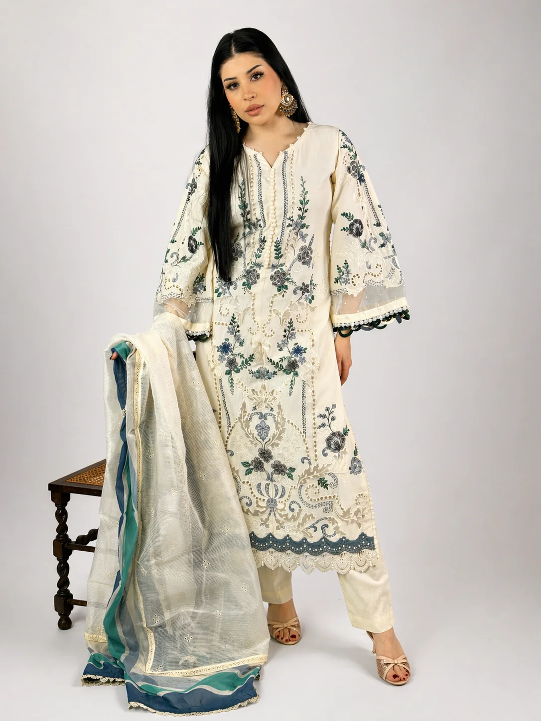 Maria B by shagun Luxury Collection - lawn M04 - Image 3