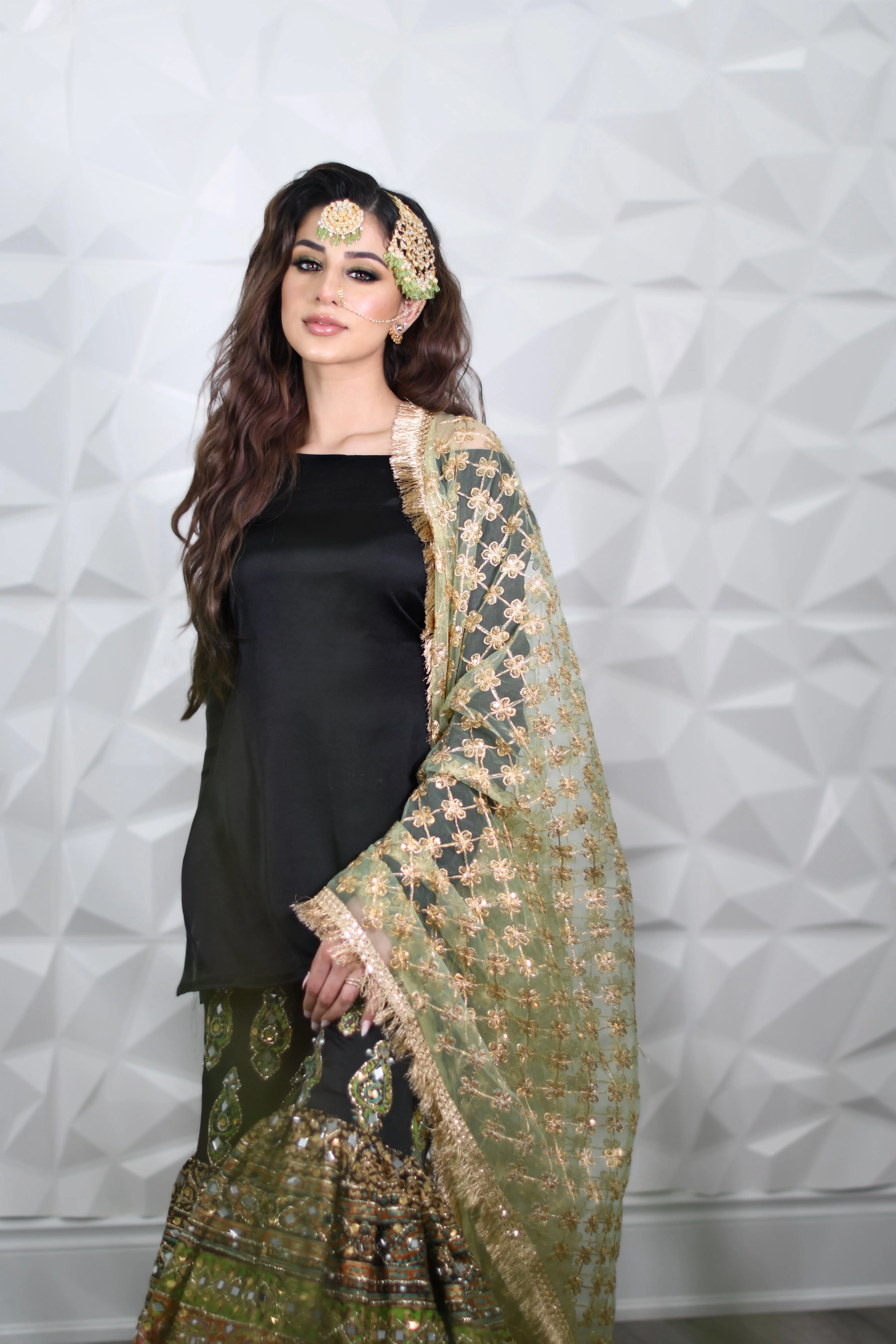 PRE ORDER (READY IN 10 WEEKS) MEHNDI GARARA 3PCS DRESS - Image 4