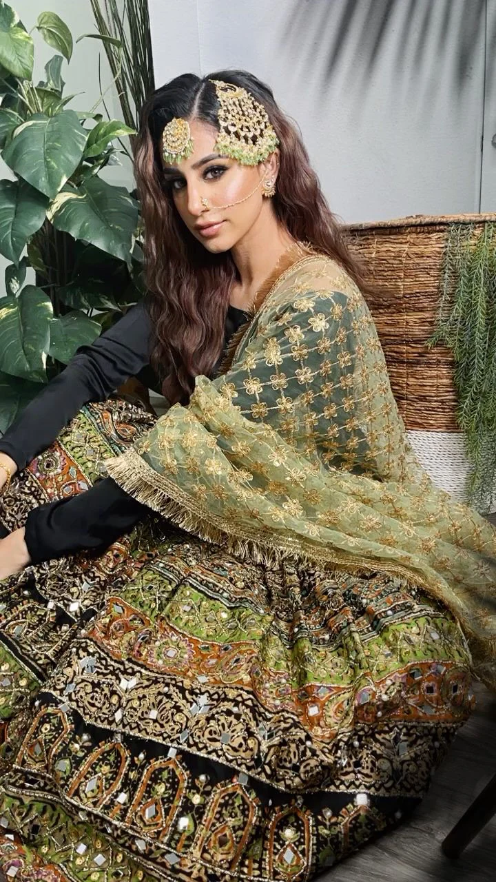 PRE ORDER (READY IN 10 WEEKS) MEHNDI GARARA 3PCS DRESS - Image 5