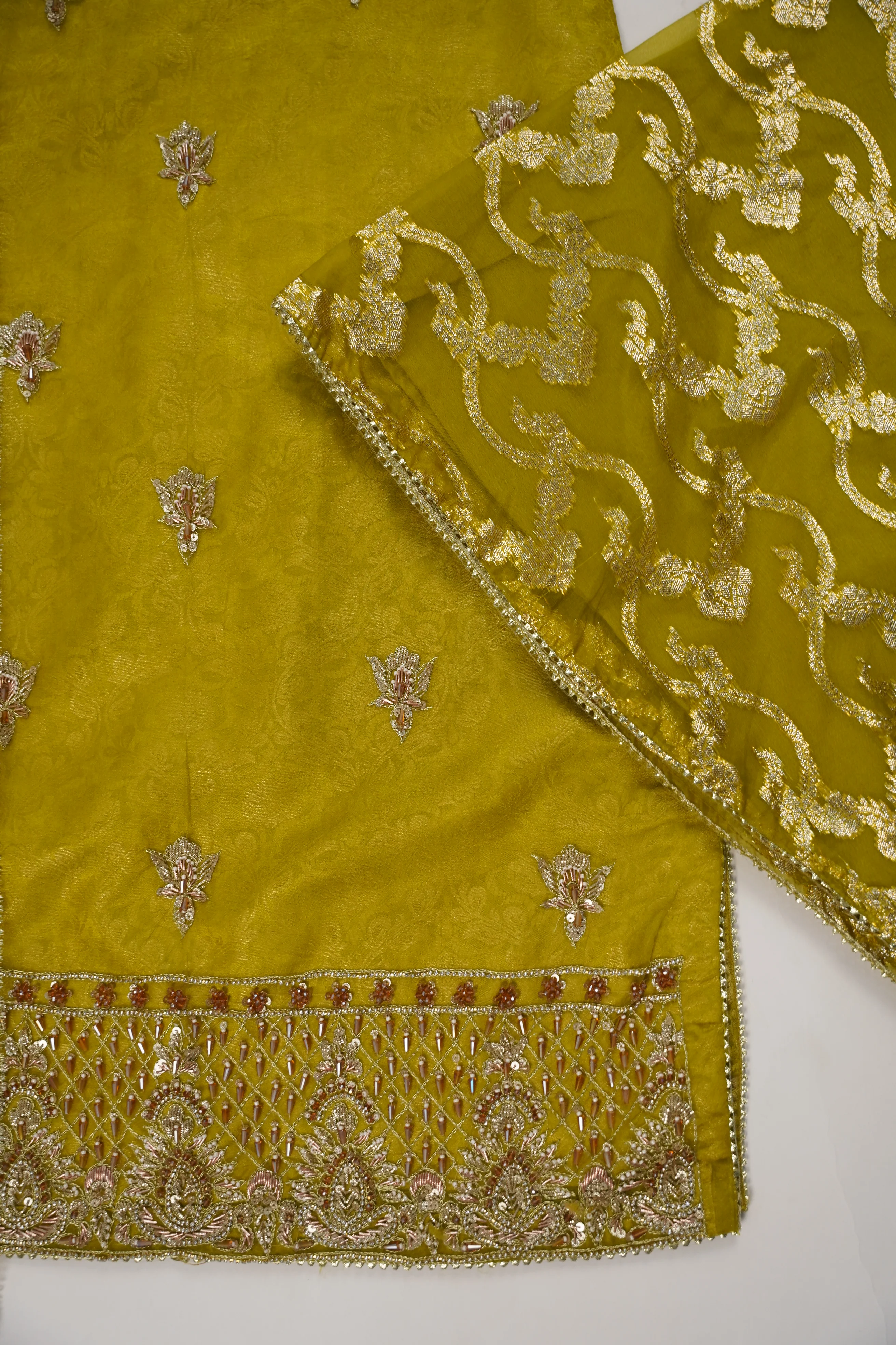 Noor-e-Fishan Exclusive Wedding wear Collection CM-01 - Image 5