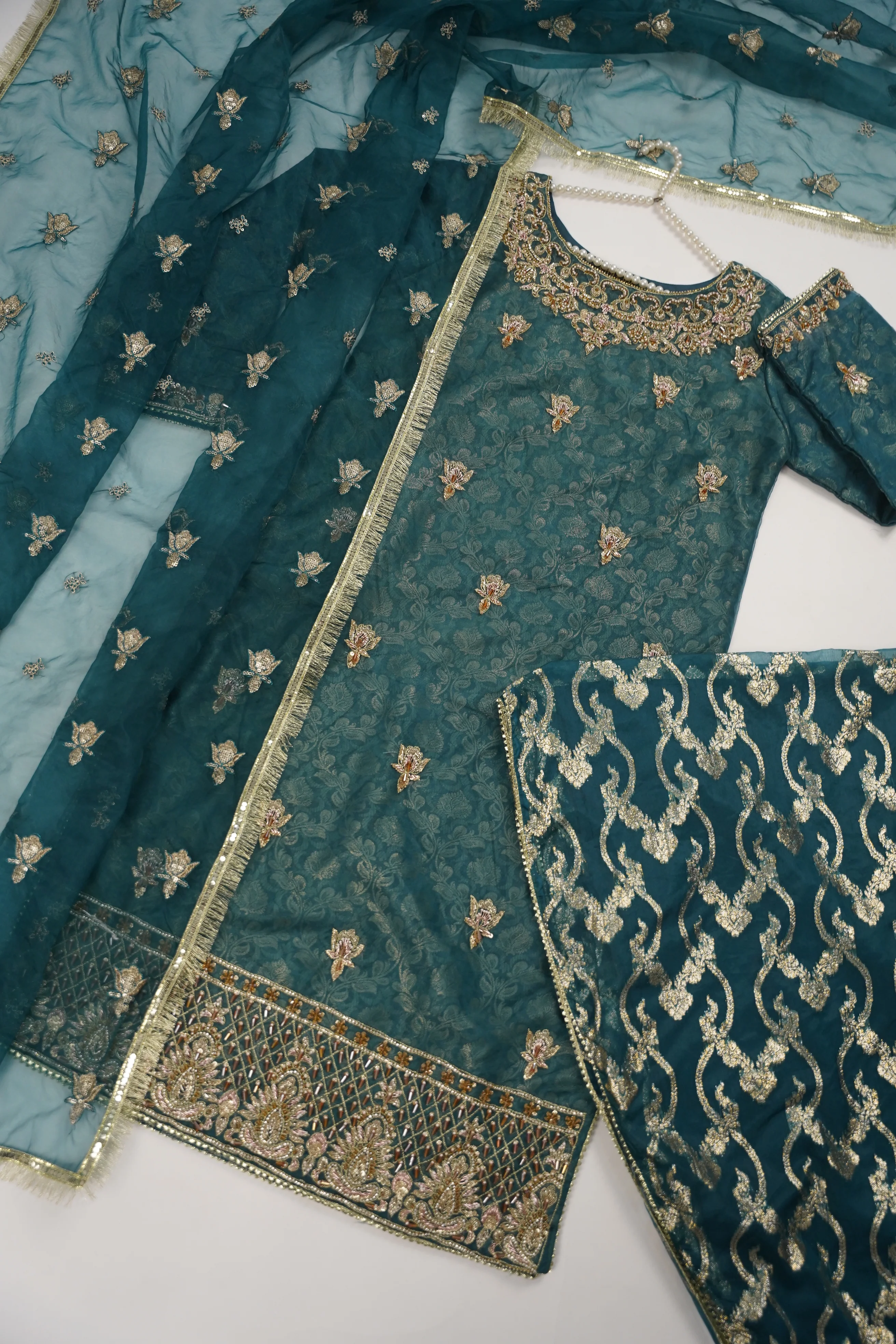 Noor-e-Fishan Exclusive Wedding wear Collection CM-04 - Image 11