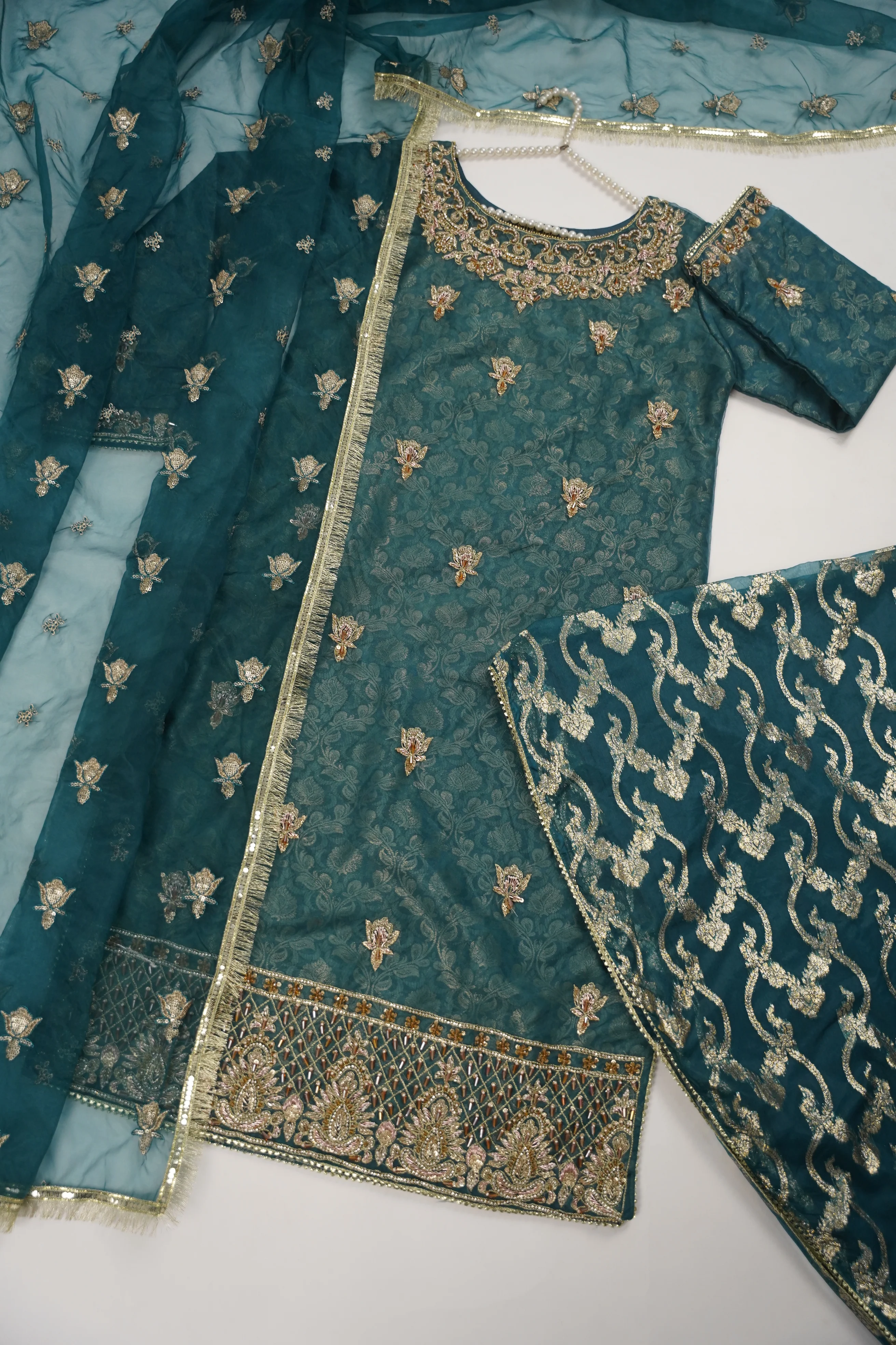 Noor-e-Fishan Exclusive Wedding wear Collection CM-04 - Image 6