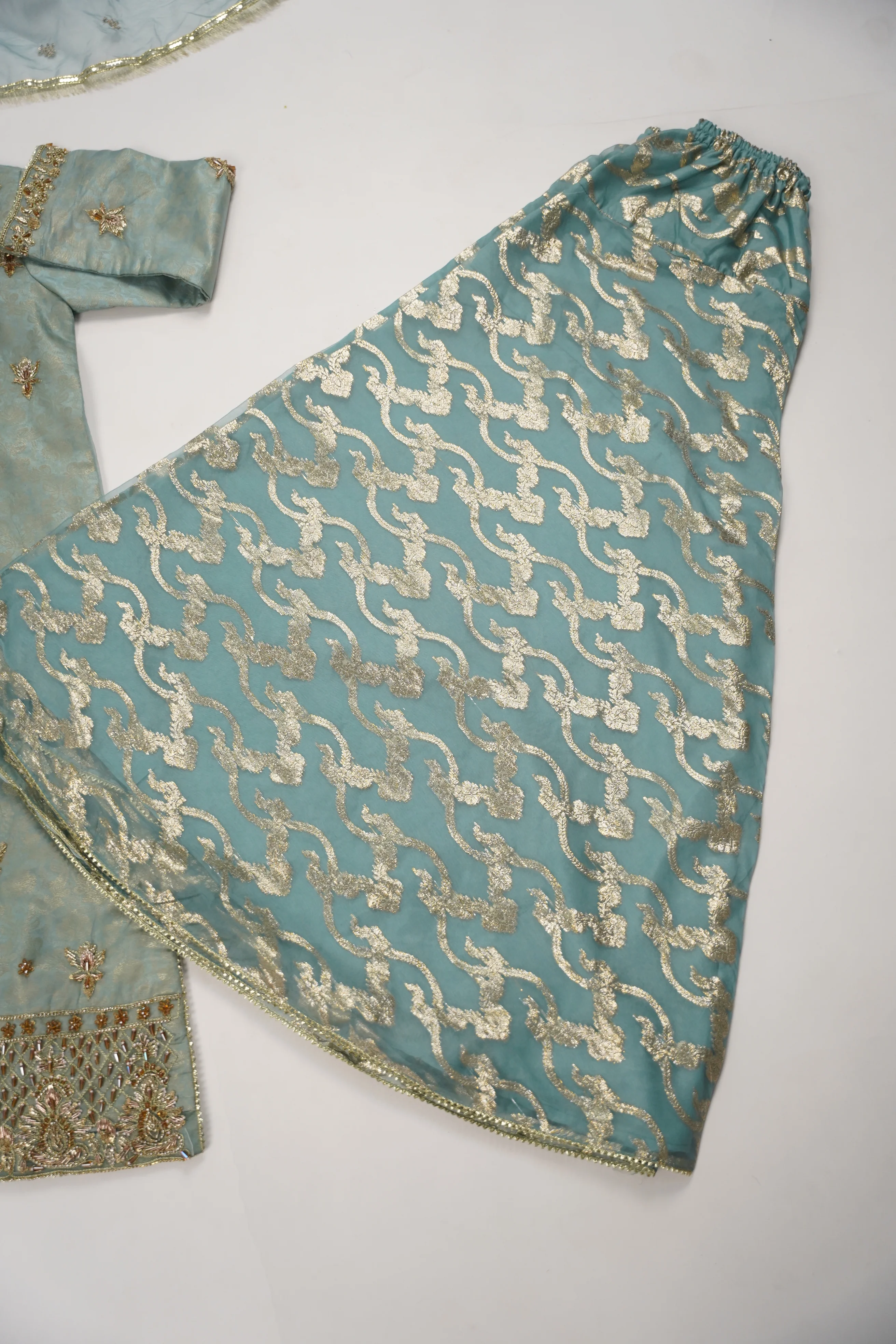 Noor-e-Fishan Exclusive Wedding wear Collection CM-05 - Image 10