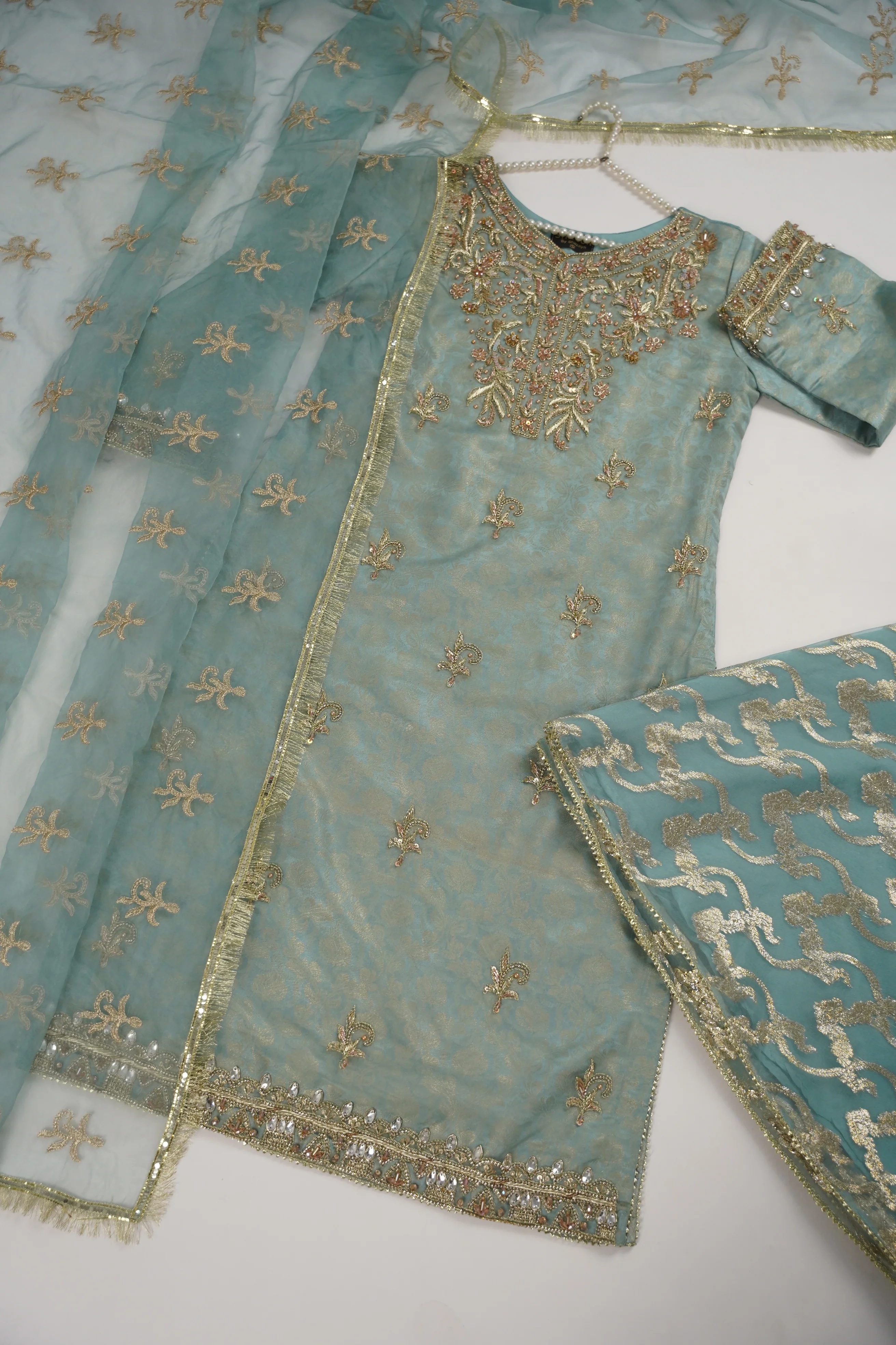 Noor-e-Fishan Exclusive Wedding wear Collection ZB-02 - Image 6