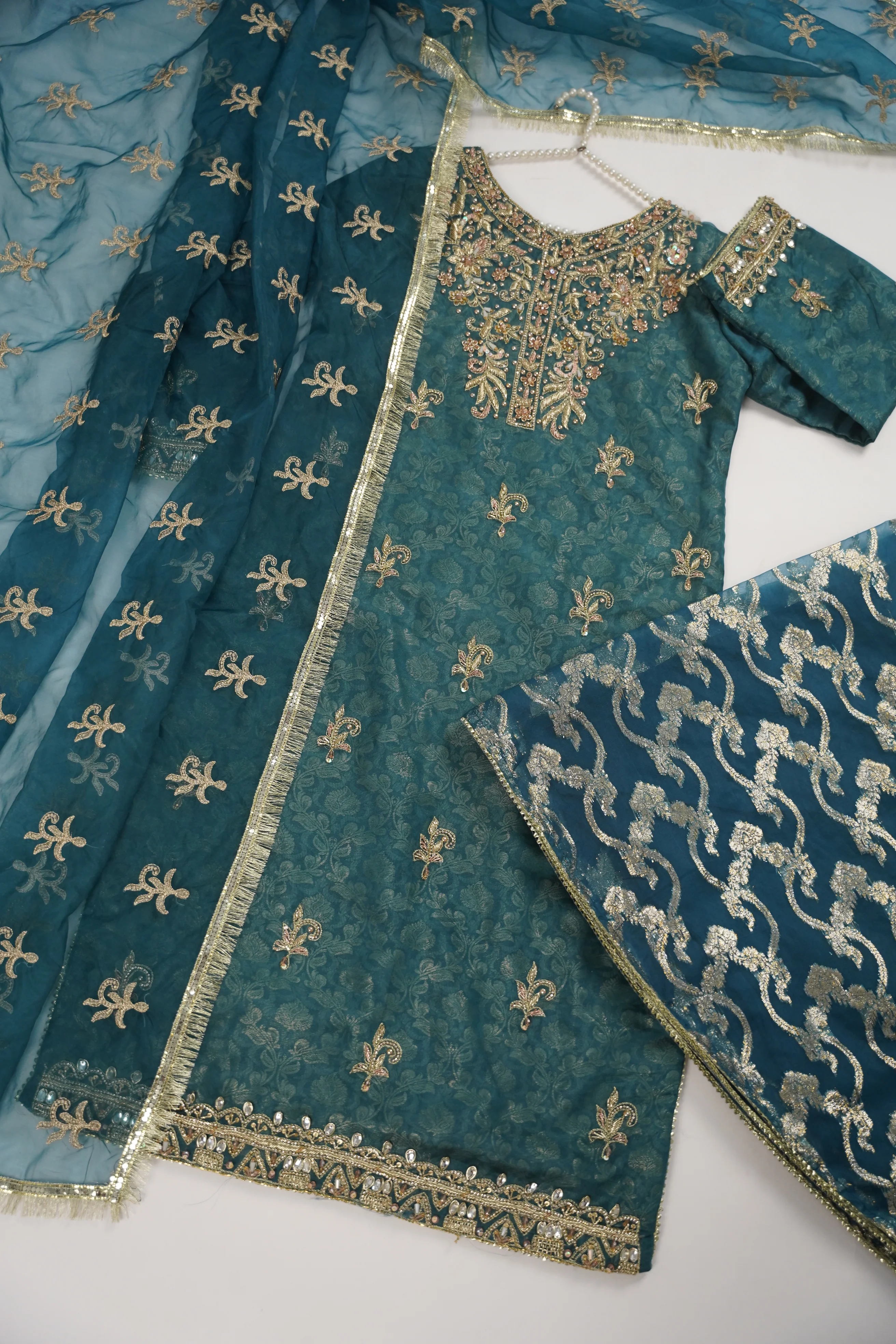 Noor-e-Fishan Exclusive Wedding wear Collection ZB-03 - Image 10