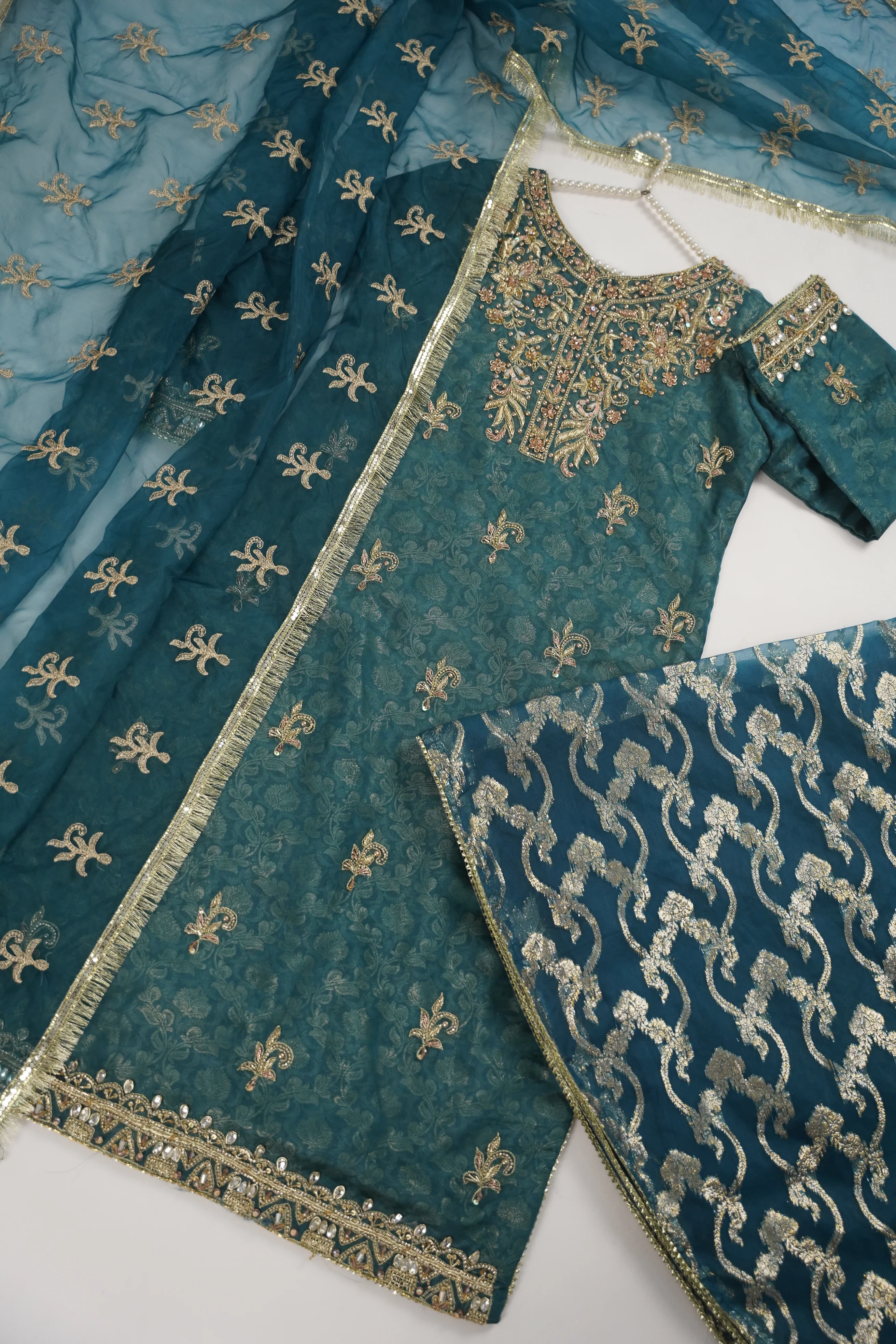 Noor-e-Fishan Exclusive Wedding wear Collection ZB-03 - Image 6