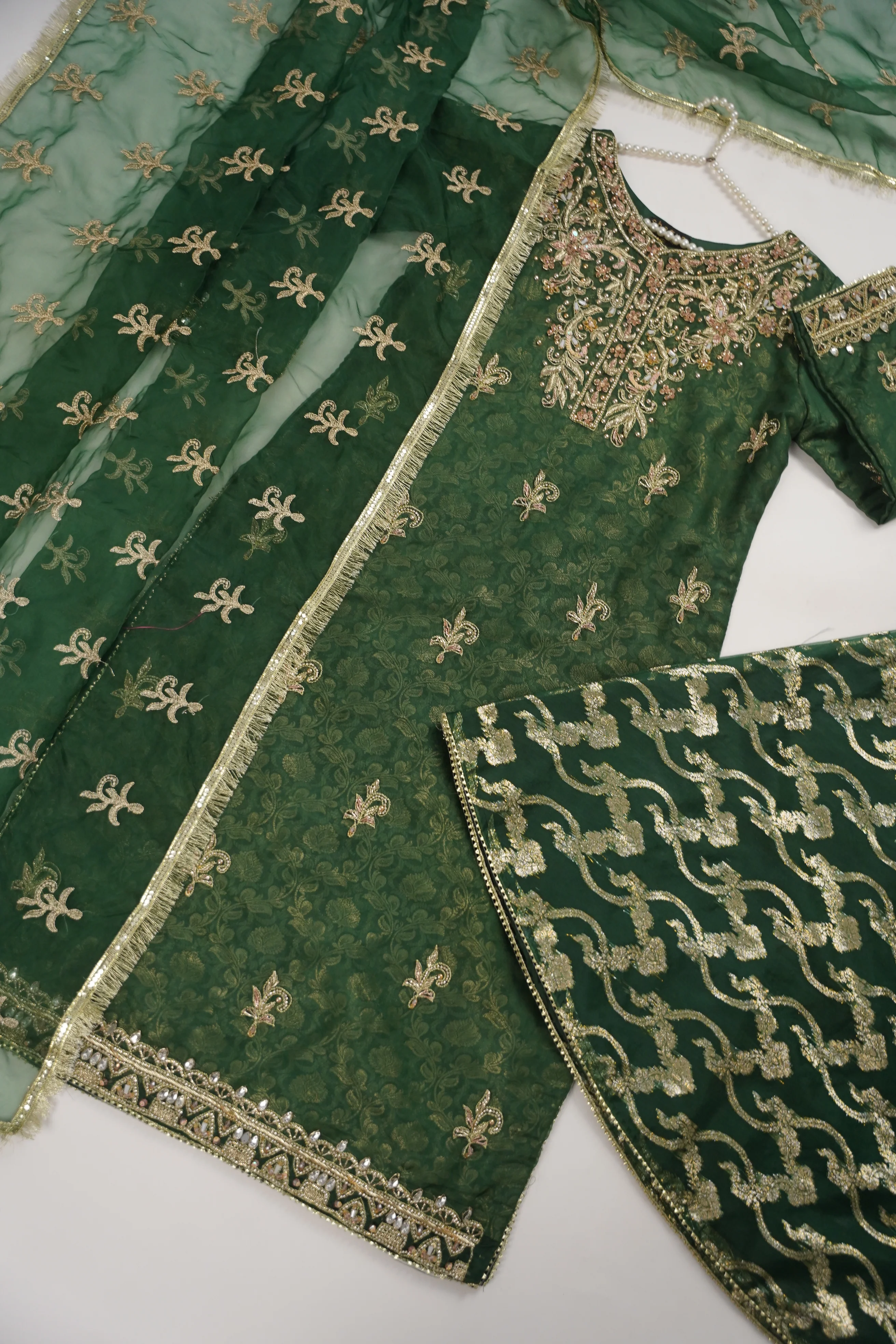 Noor-e-Fishan Exclusive Wedding wear Collection ZB-04 - Image 10