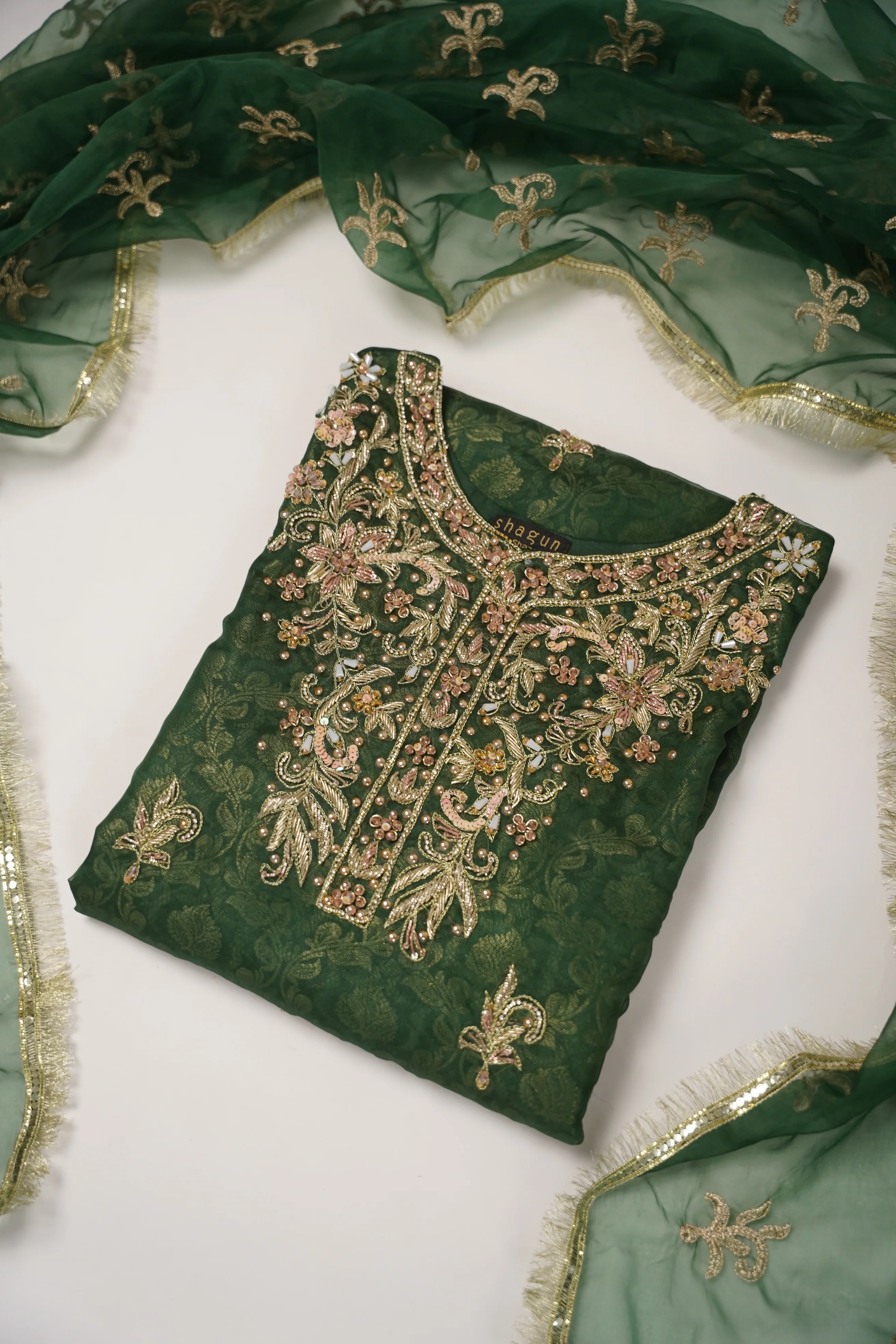 Noor-e-Fishan Exclusive Wedding wear Collection ZB-04 - Image 2