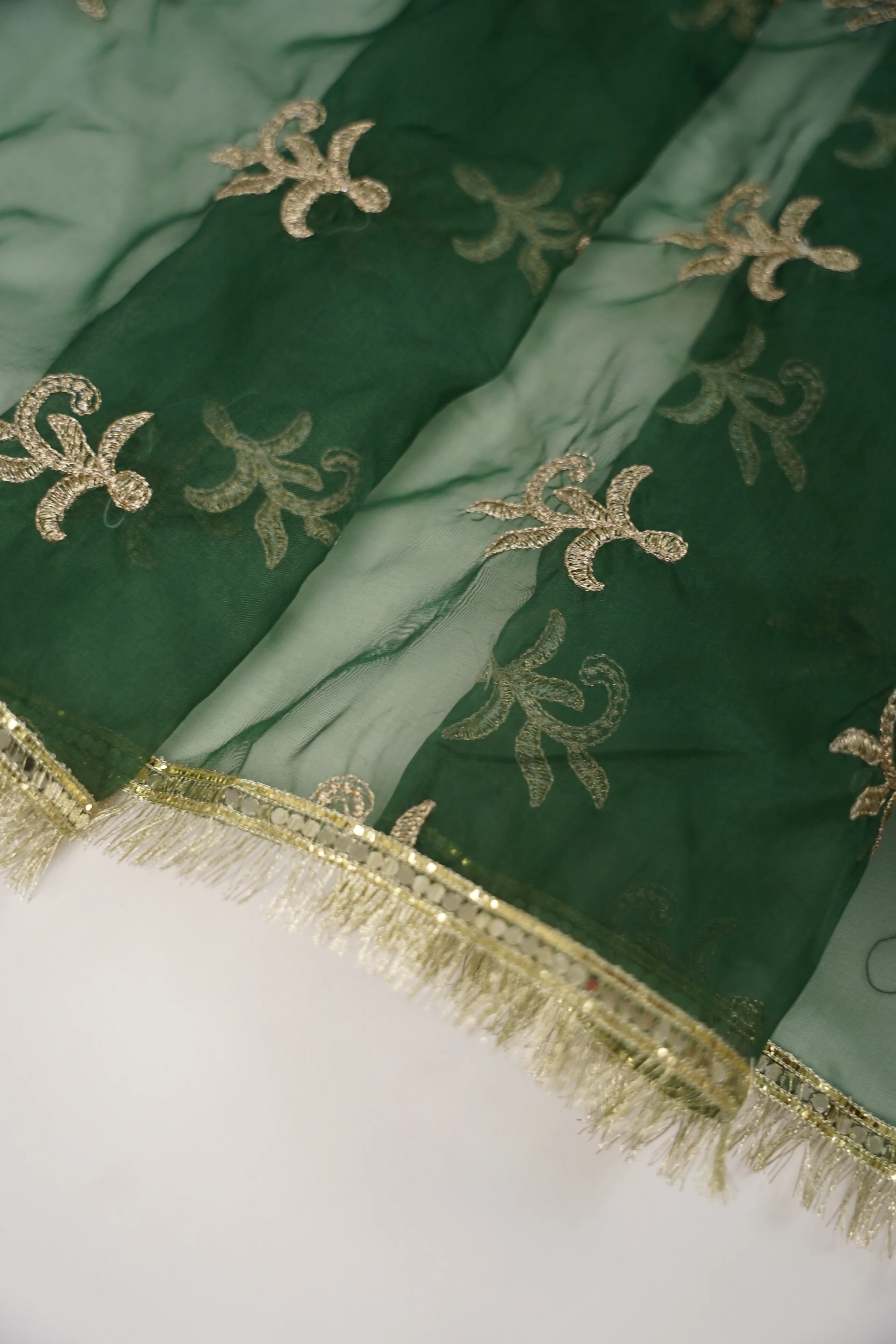 Noor-e-Fishan Exclusive Wedding wear Collection ZB-04 - Image 9