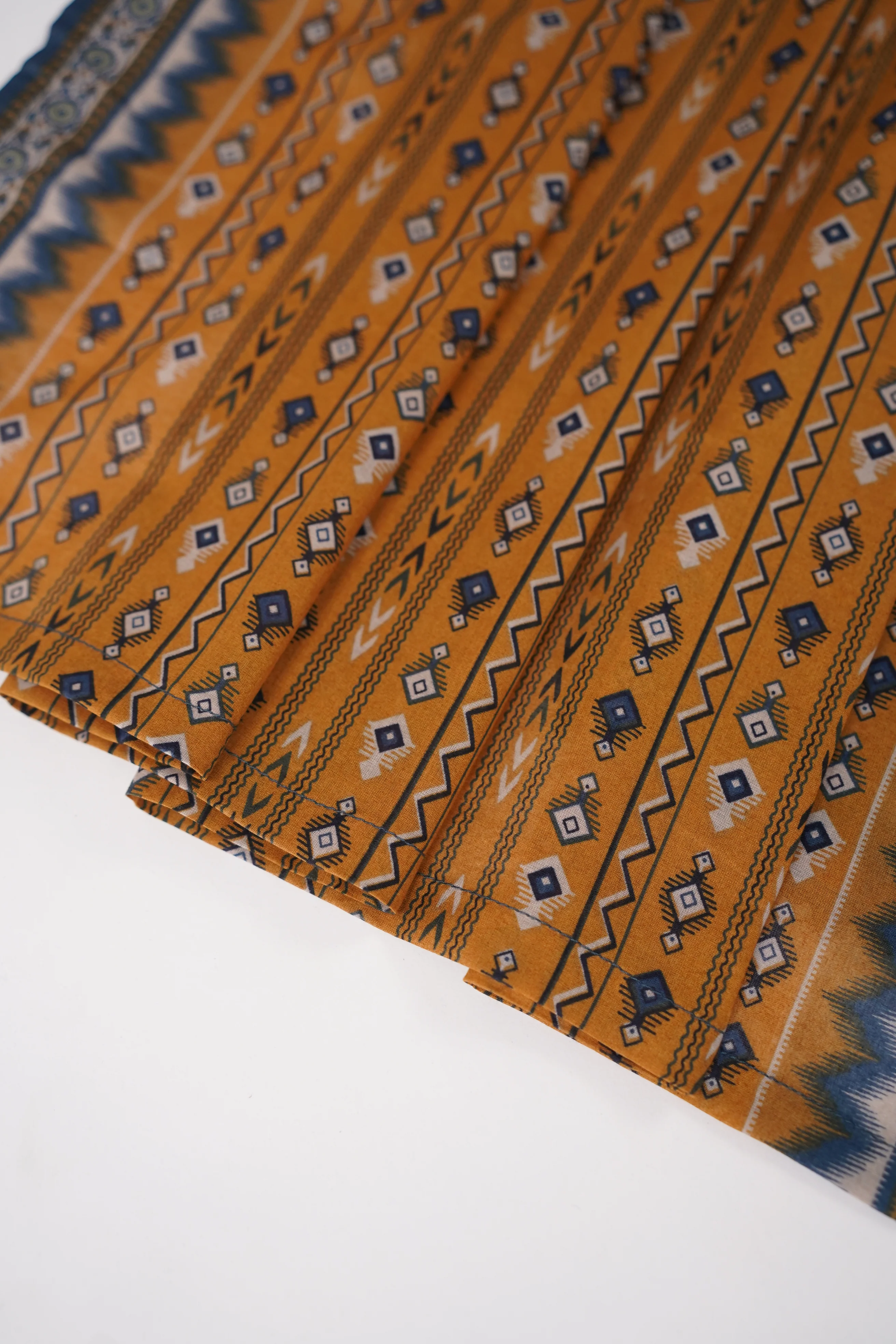 Original Tawakal Lawn Collection 3pc RTZ-05 - Image 8