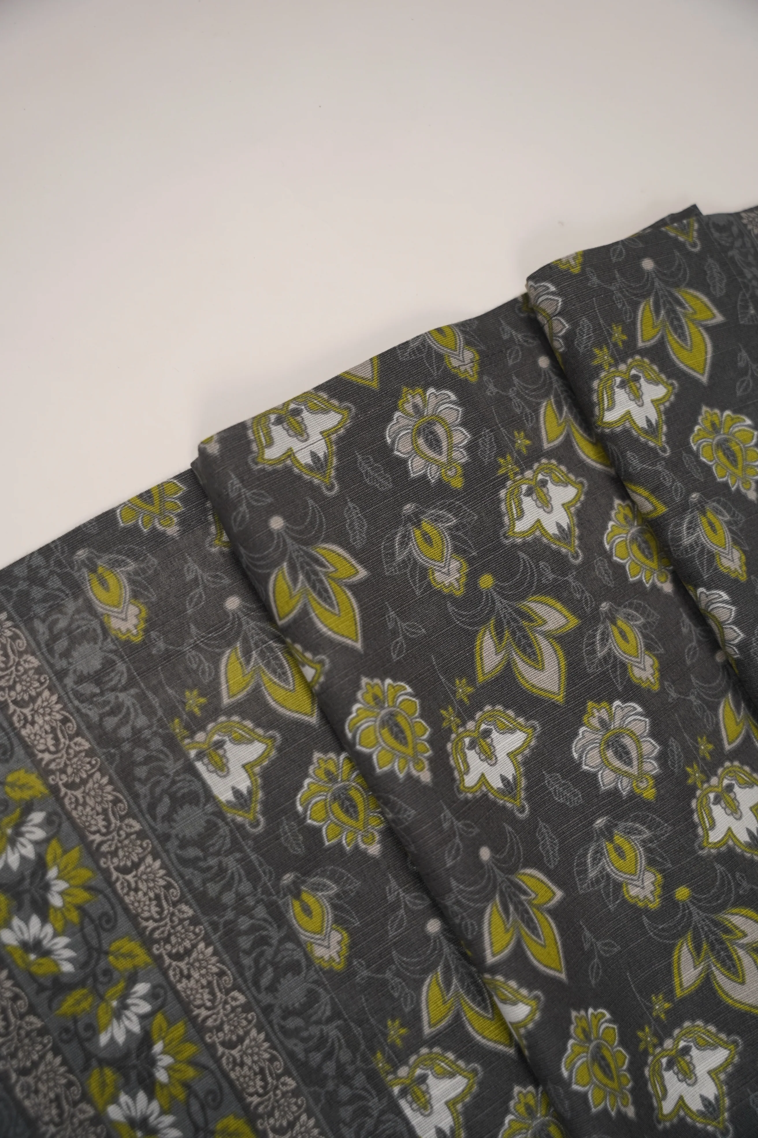 Original Tawakal khaddar 3pc collection bz-05 - Image 7