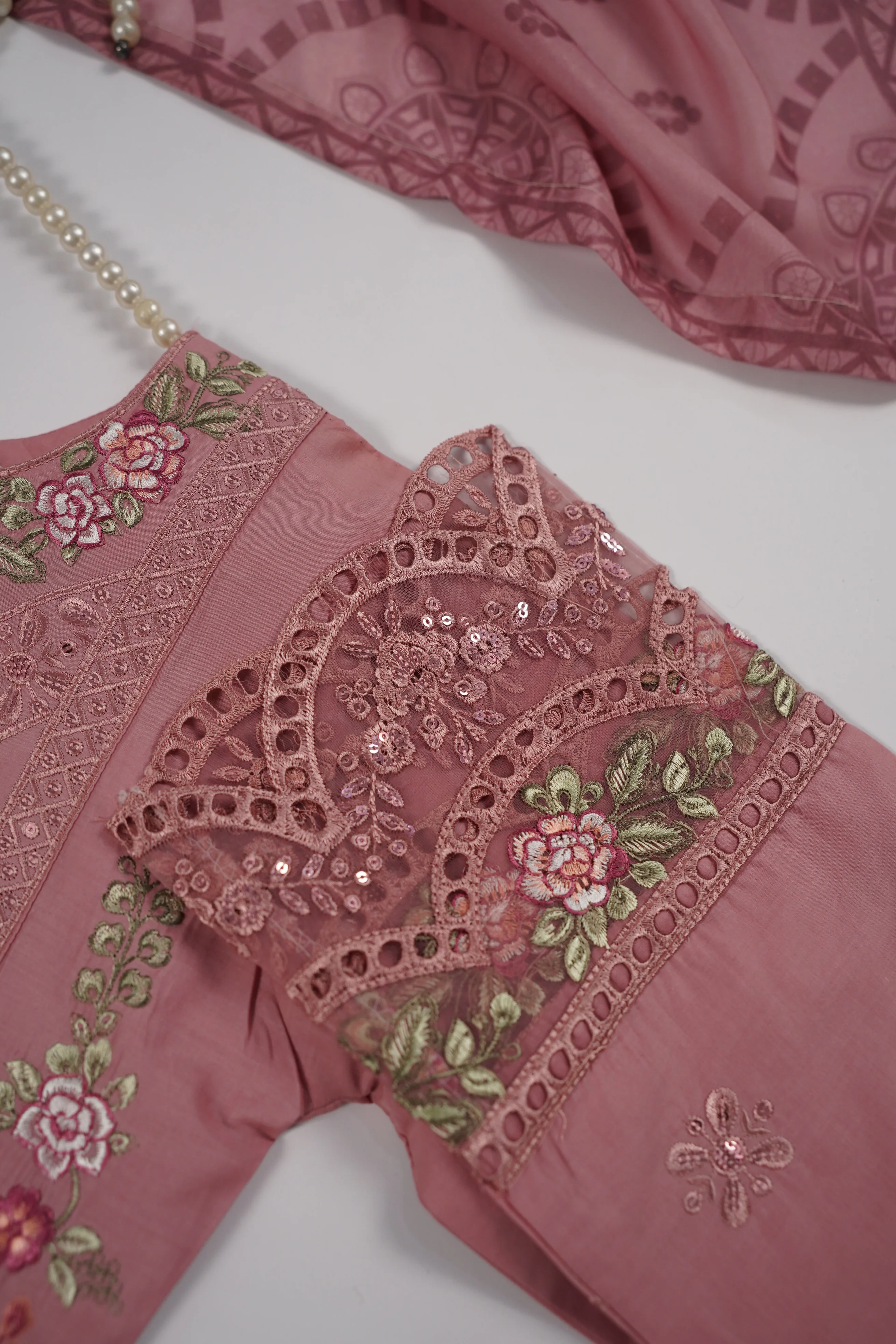 Rang-e-Noor Eid Collection UB-17 - Image 4