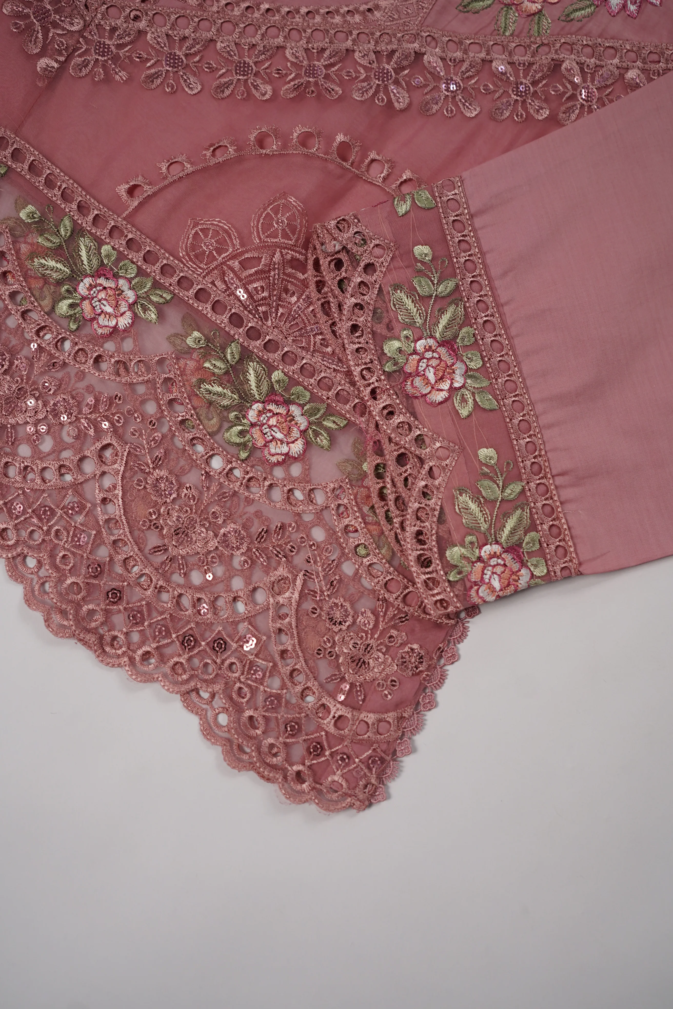 Rang-e-Noor Eid Collection UB-17 - Image 8