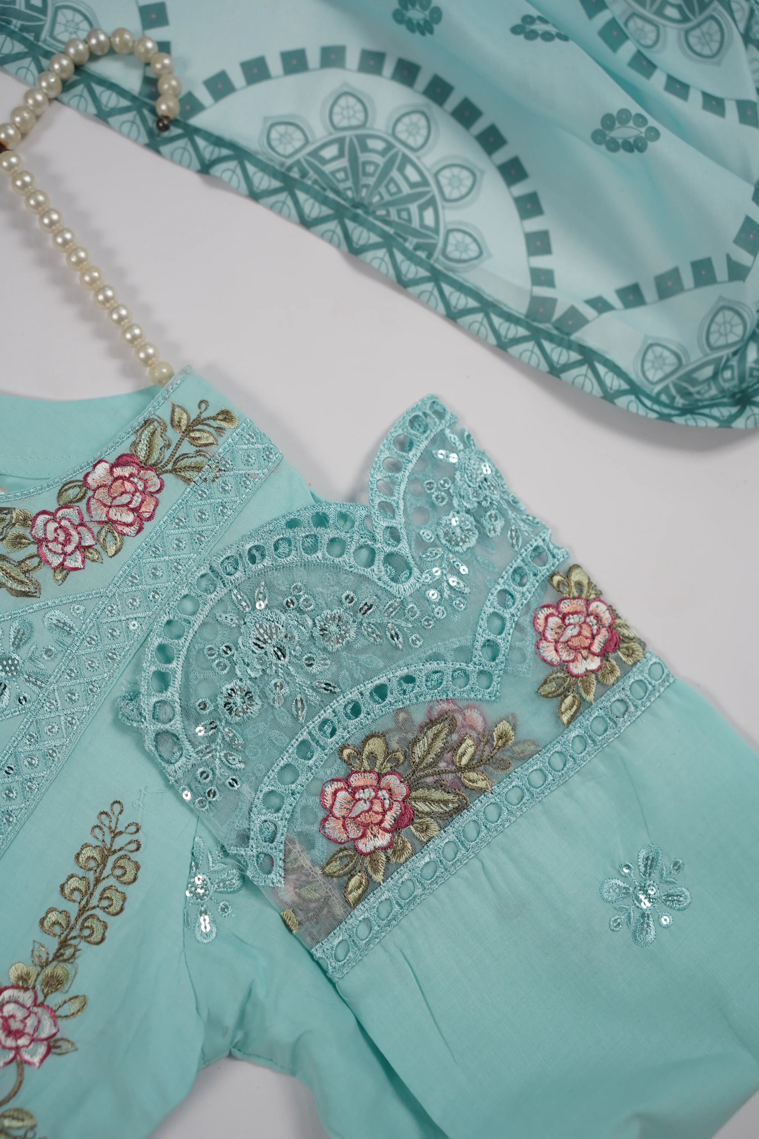 Rang-e-Noor Eid Collection UB-18 - Image 4