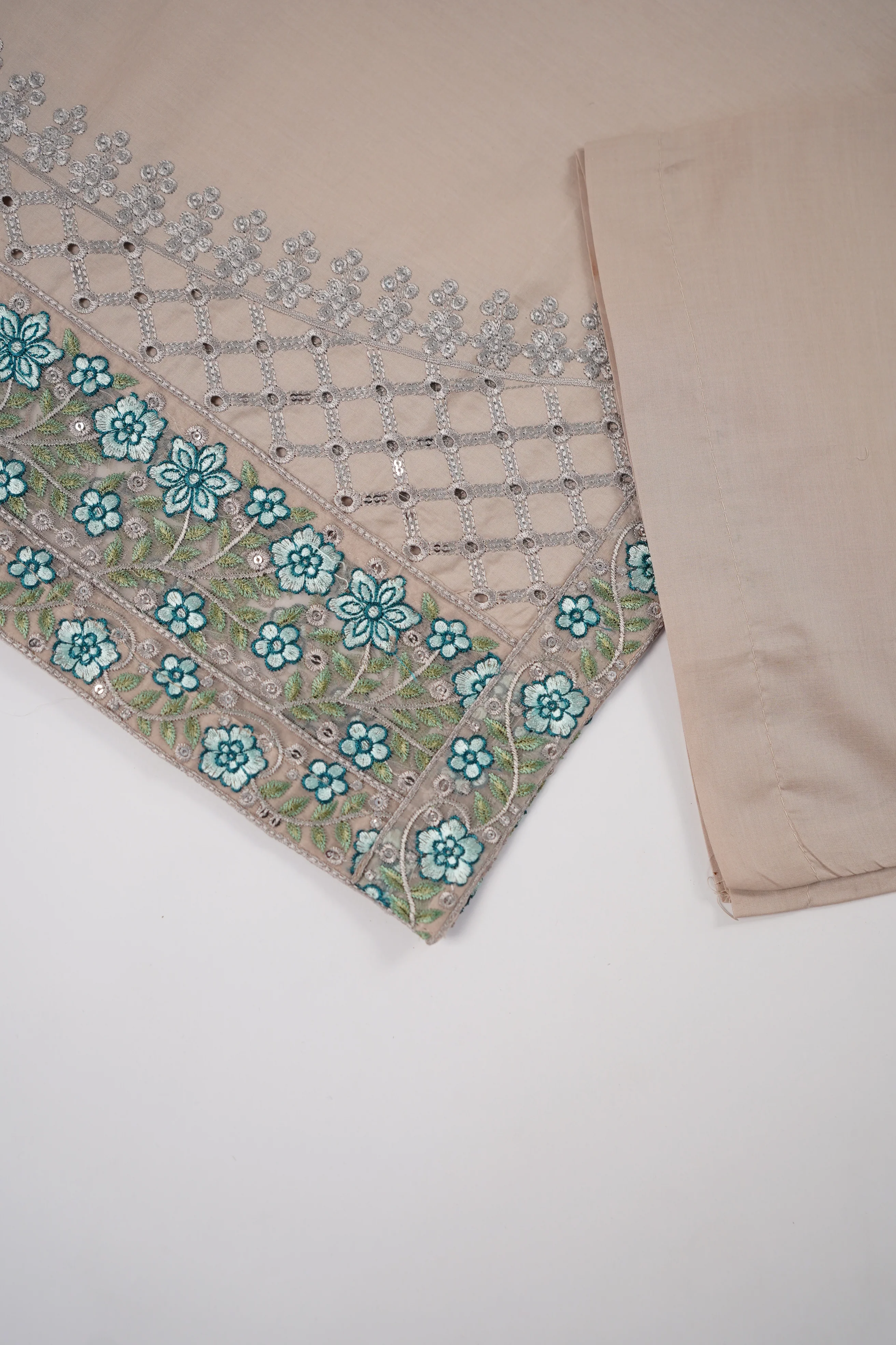 Rang-e-Noor Eid Collection UB-21 - Image 8