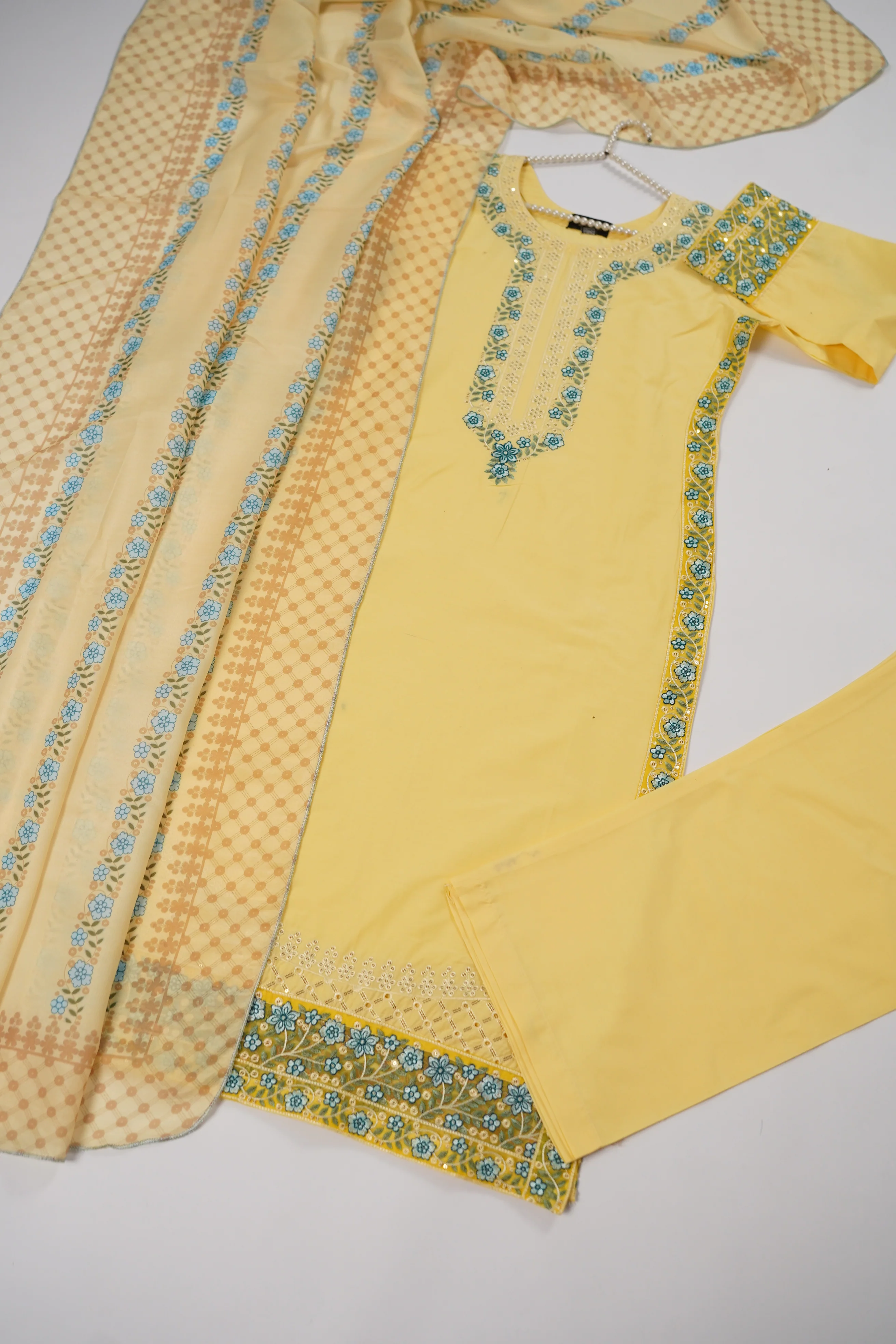 Rang-e-Noor Eid Collection UB-22 - Image 10