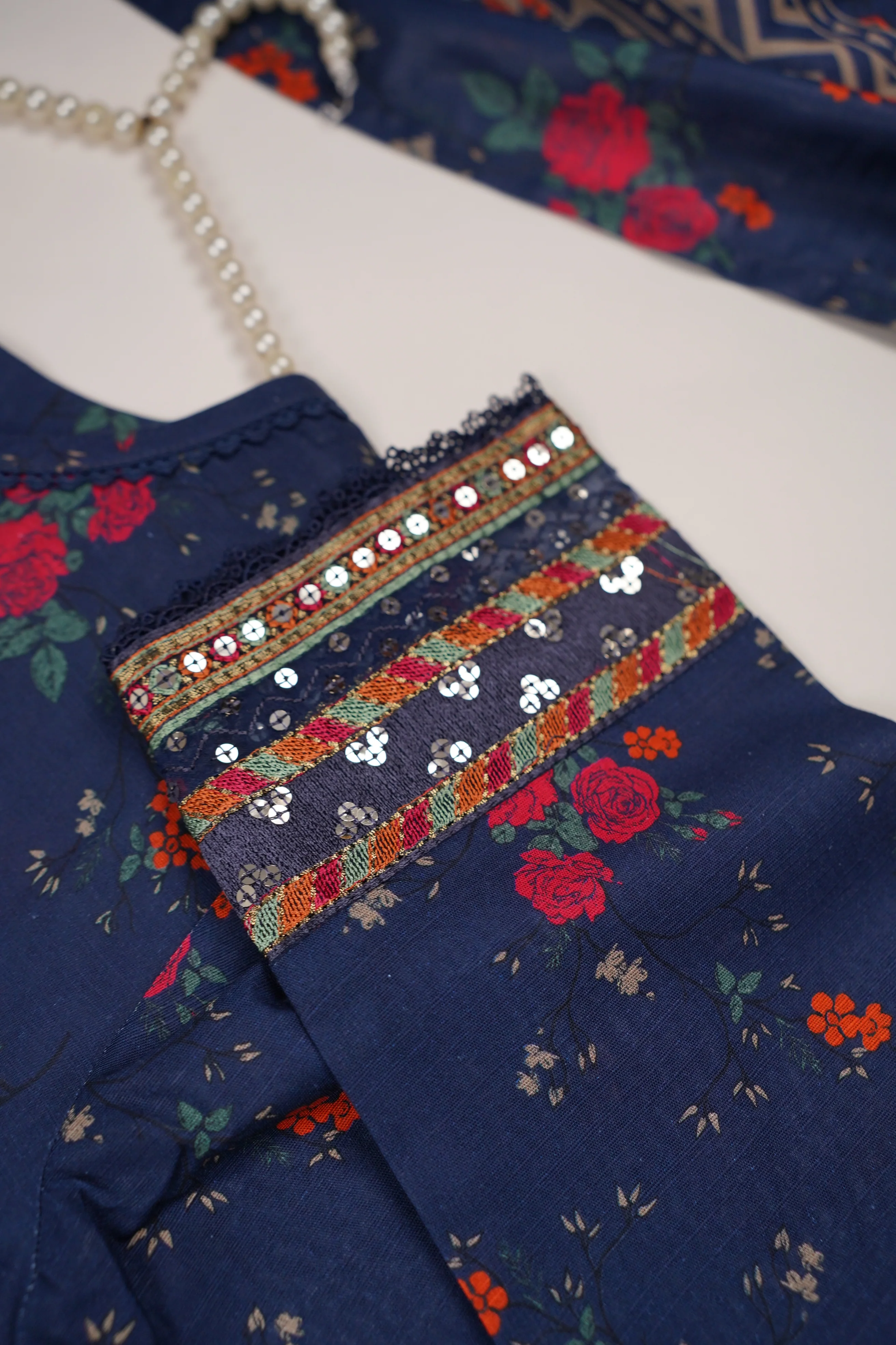 SADA BAHAR Khaddar 3 PCS Collection TK-04 - Image 4