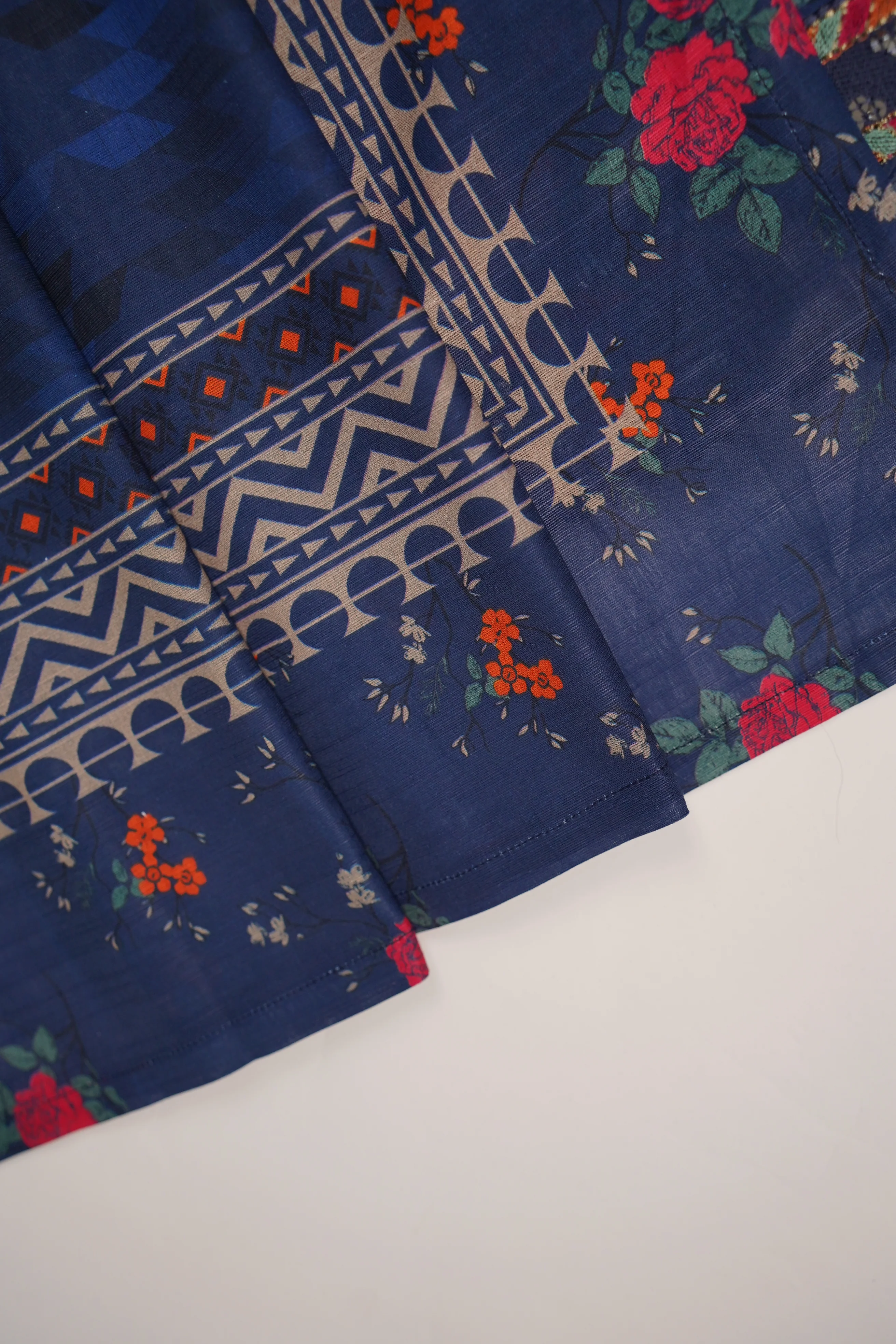SADA BAHAR Khaddar 3 PCS Collection TK-04 - Image 8