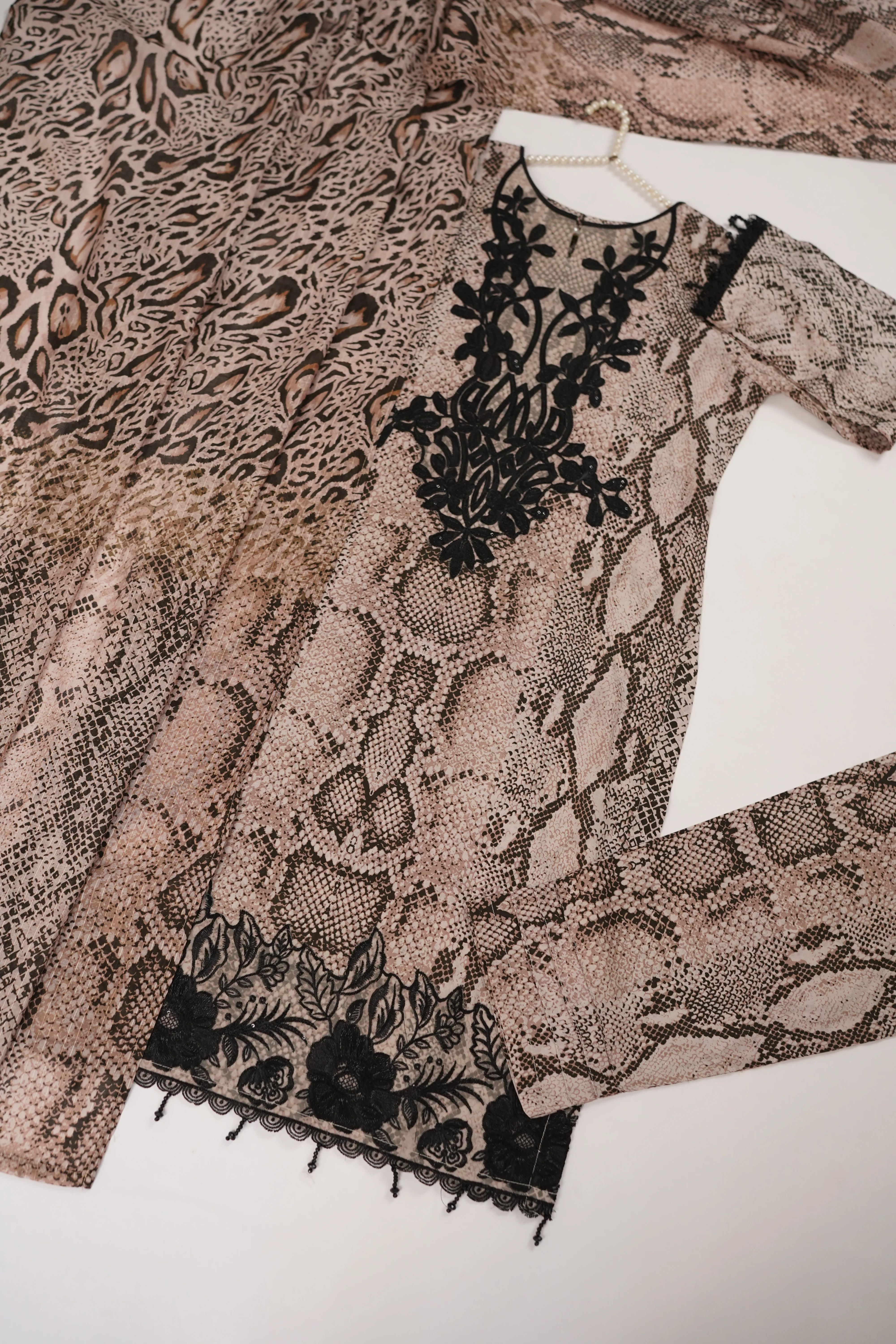 Shagun Exclusive Embroidery Eid Collection jkz-08 - Image 10
