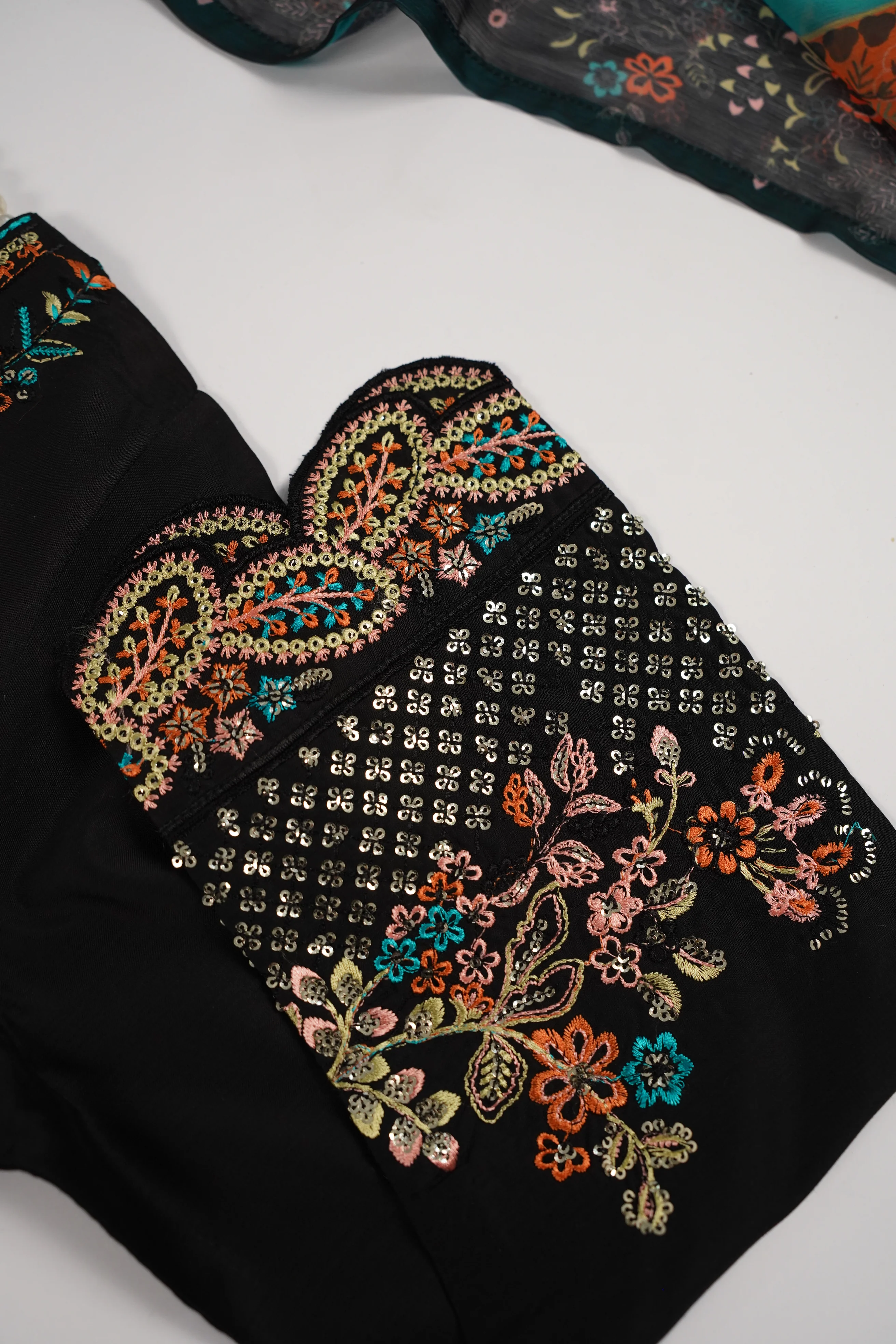 Rang-e-Noor Eid Collection RD-01 - Image 4