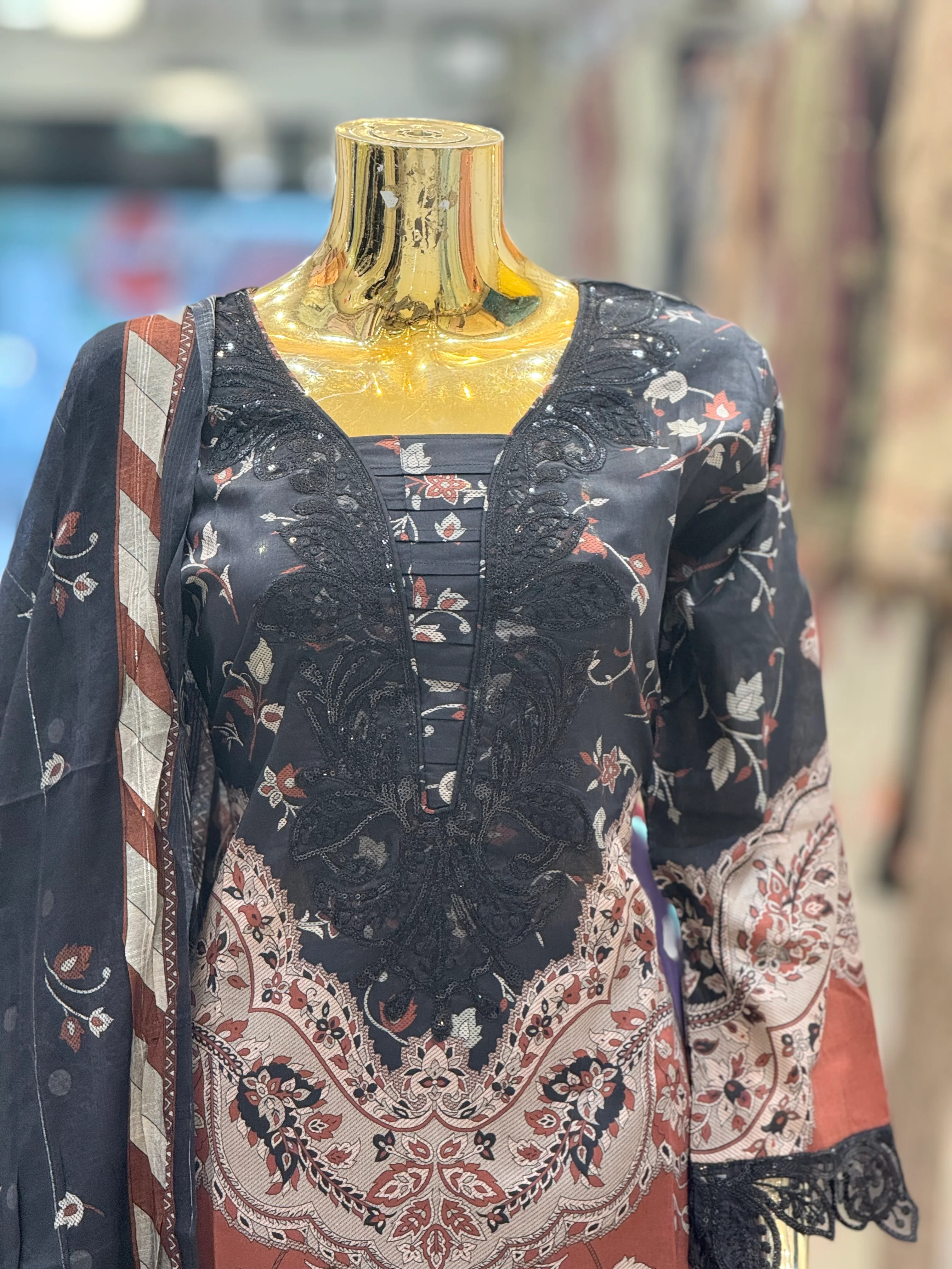 Shagun Exclusive Maria b Inspired Lawn Eid Collection 2025 MS-001 - Image 9