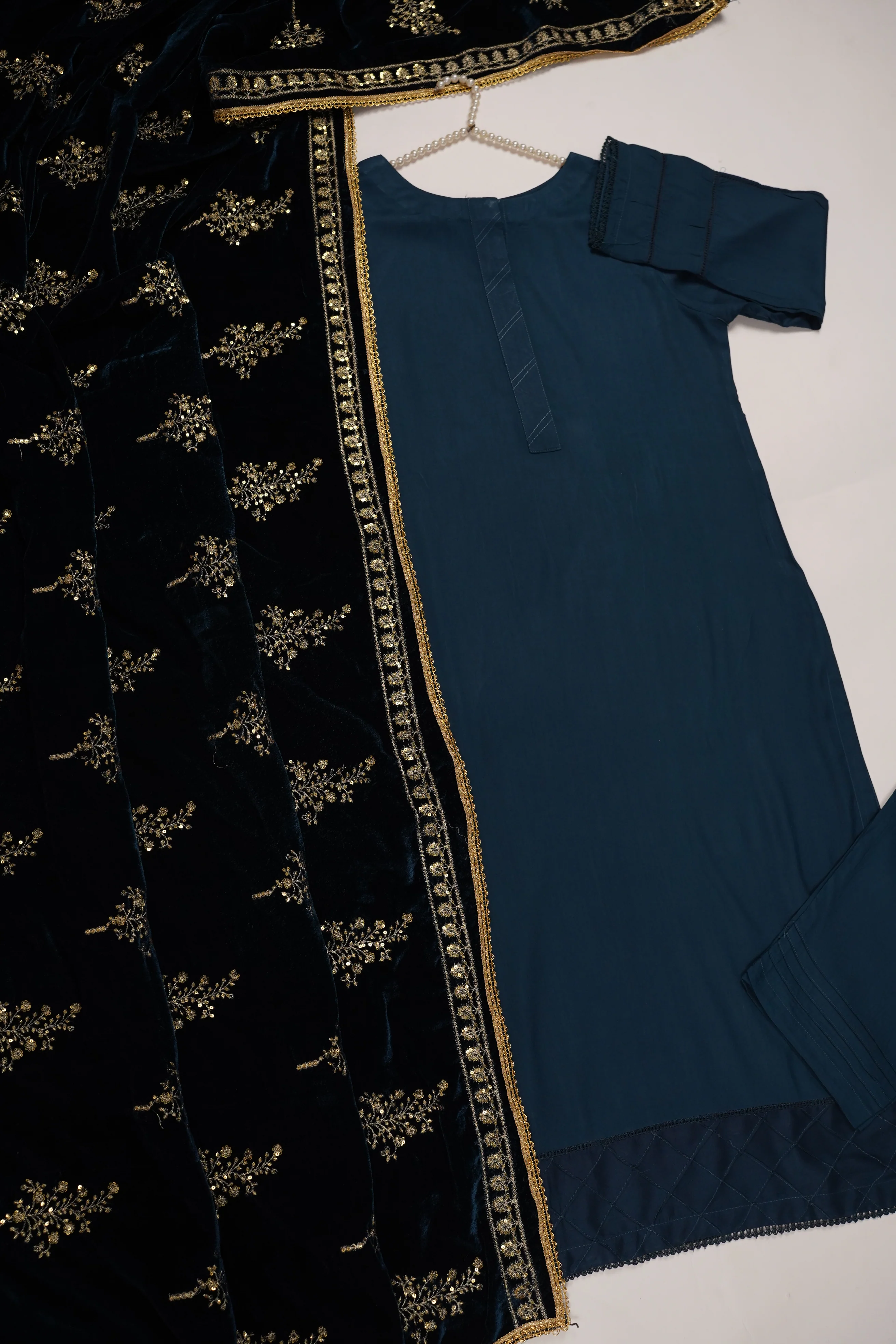 Shagun Linen Collection With Velvet Shawl YT-04 - Image 2