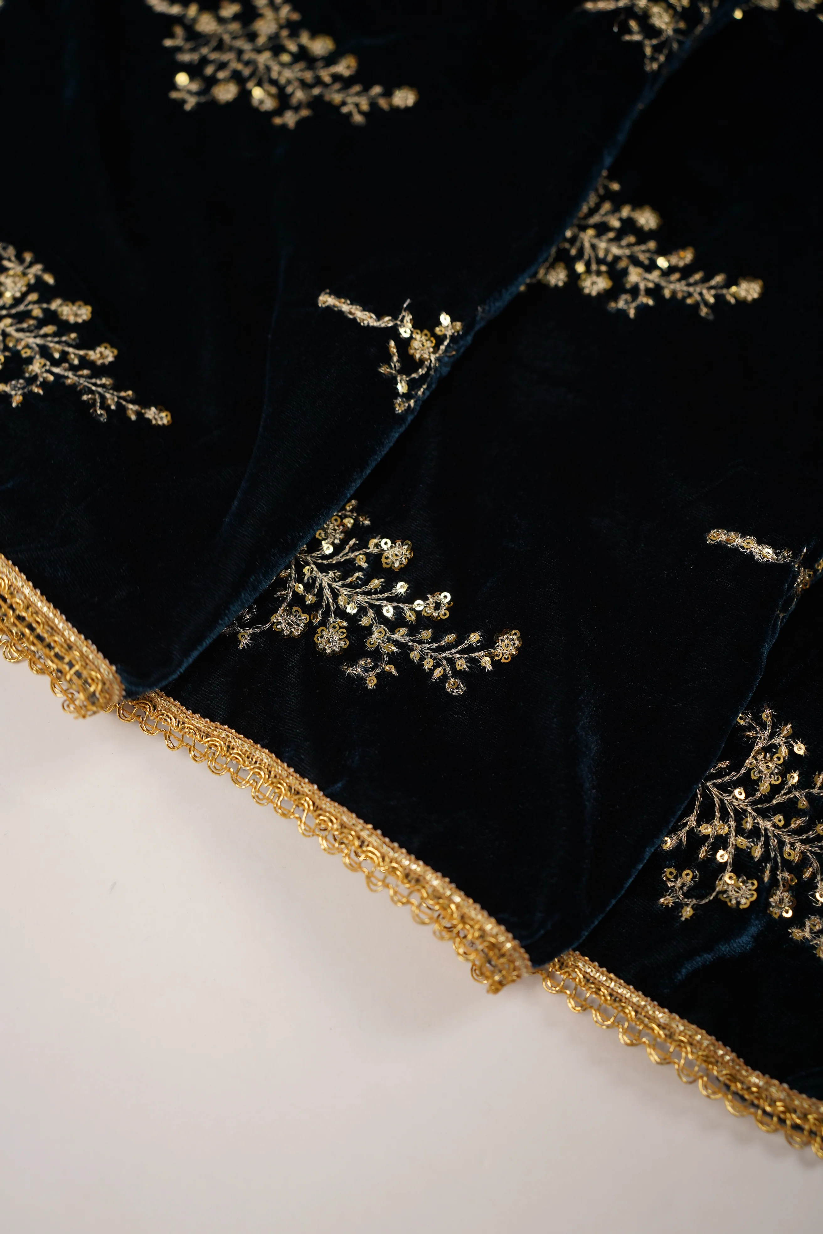 Shagun Linen Collection With Velvet Shawl YT-04 - Image 7