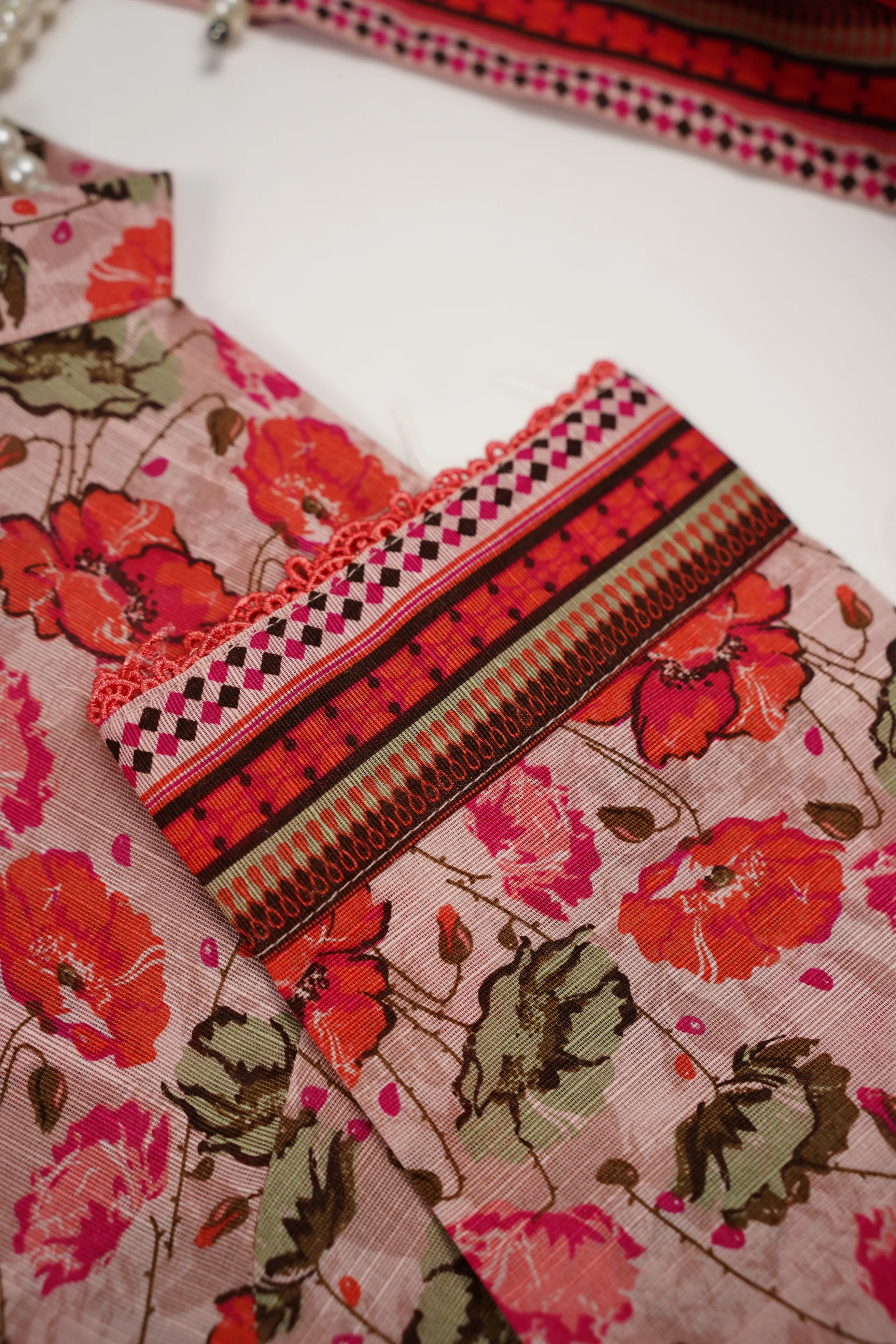 Original Tawakal khaddar 3pc collection MN-02 - Image 4