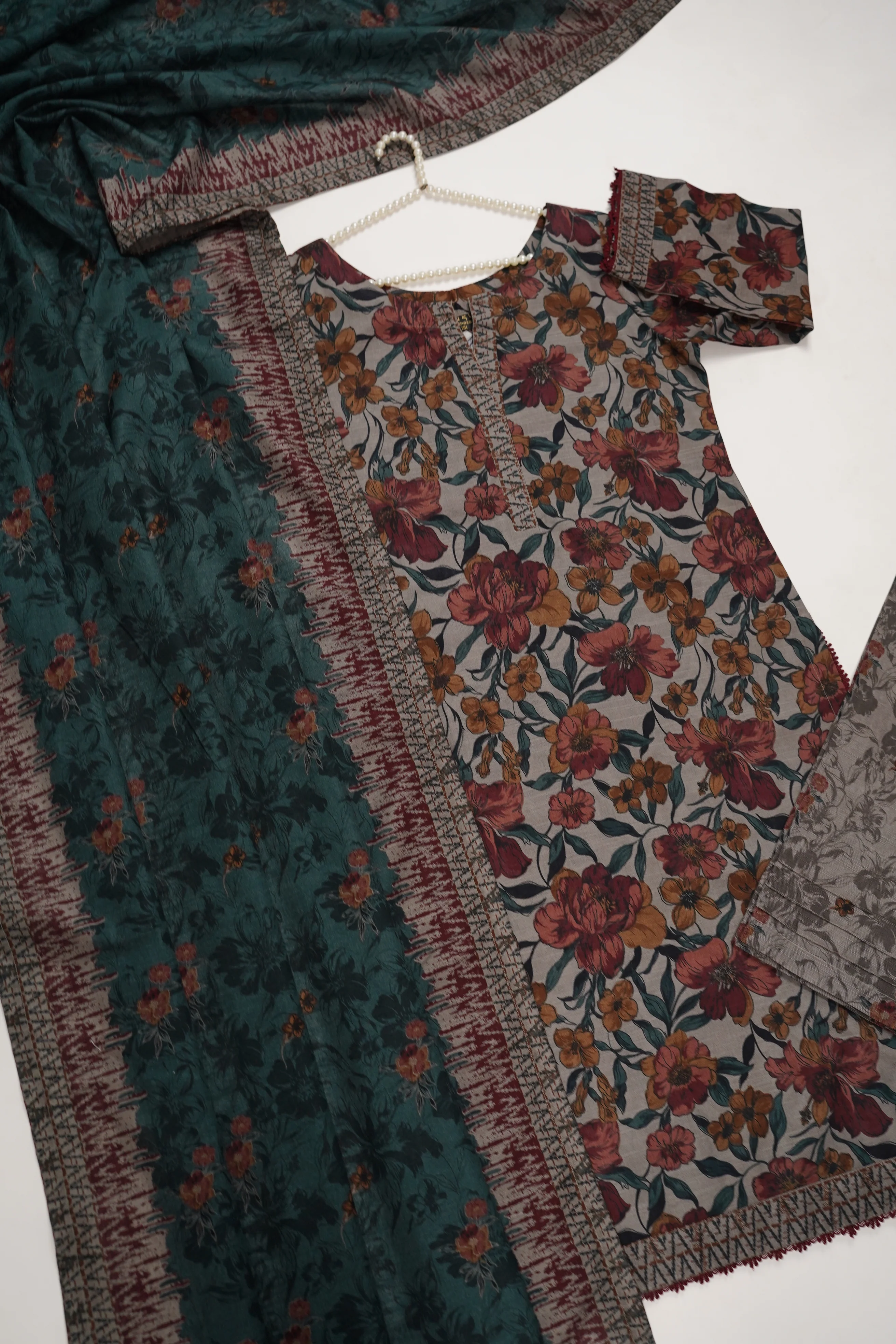 Original Tawakal khaddar 3pc collection MN-04 - Image 2