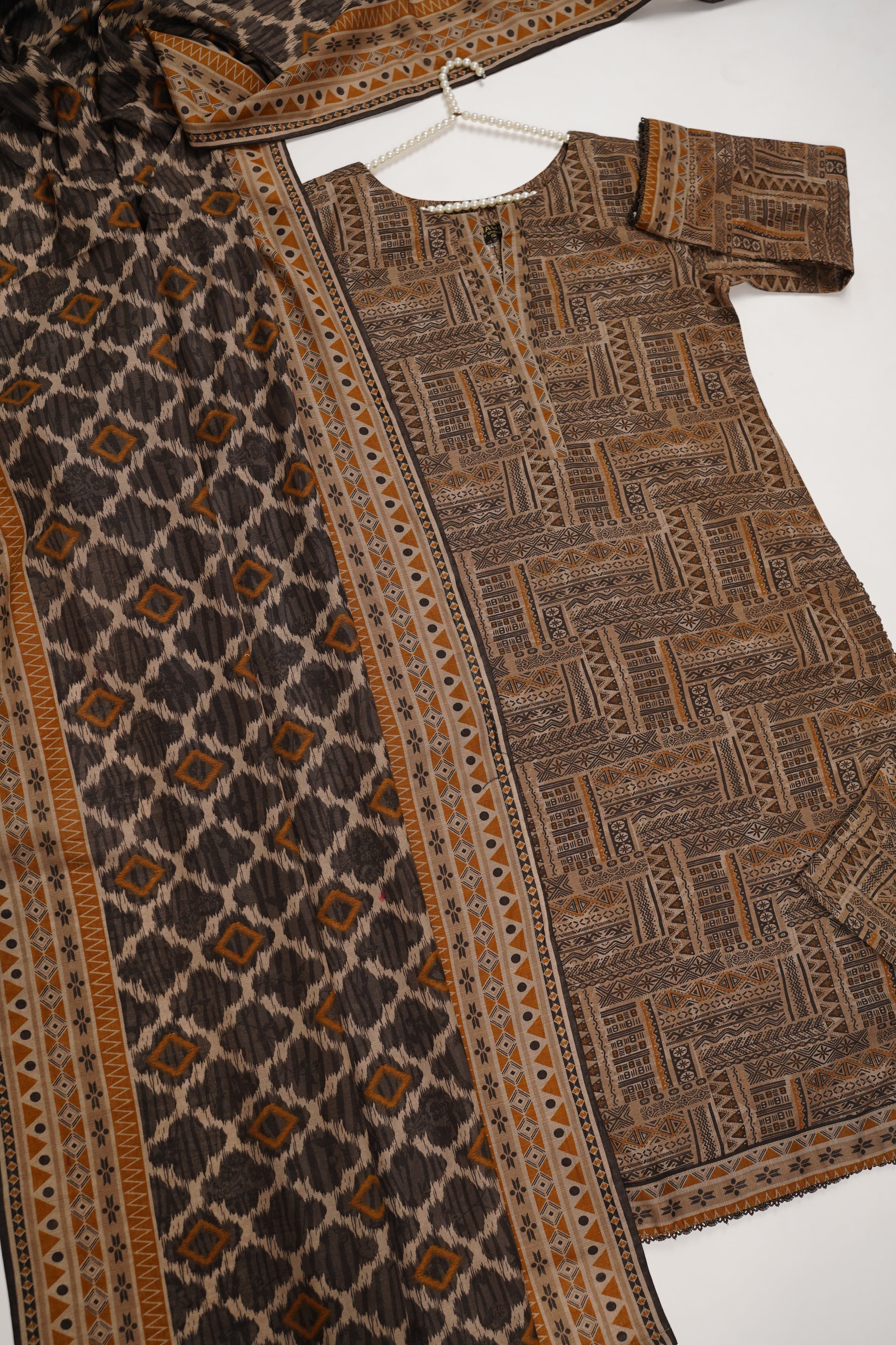 Original Tawakal khaddar 3pc collection MN-08 - Image 2