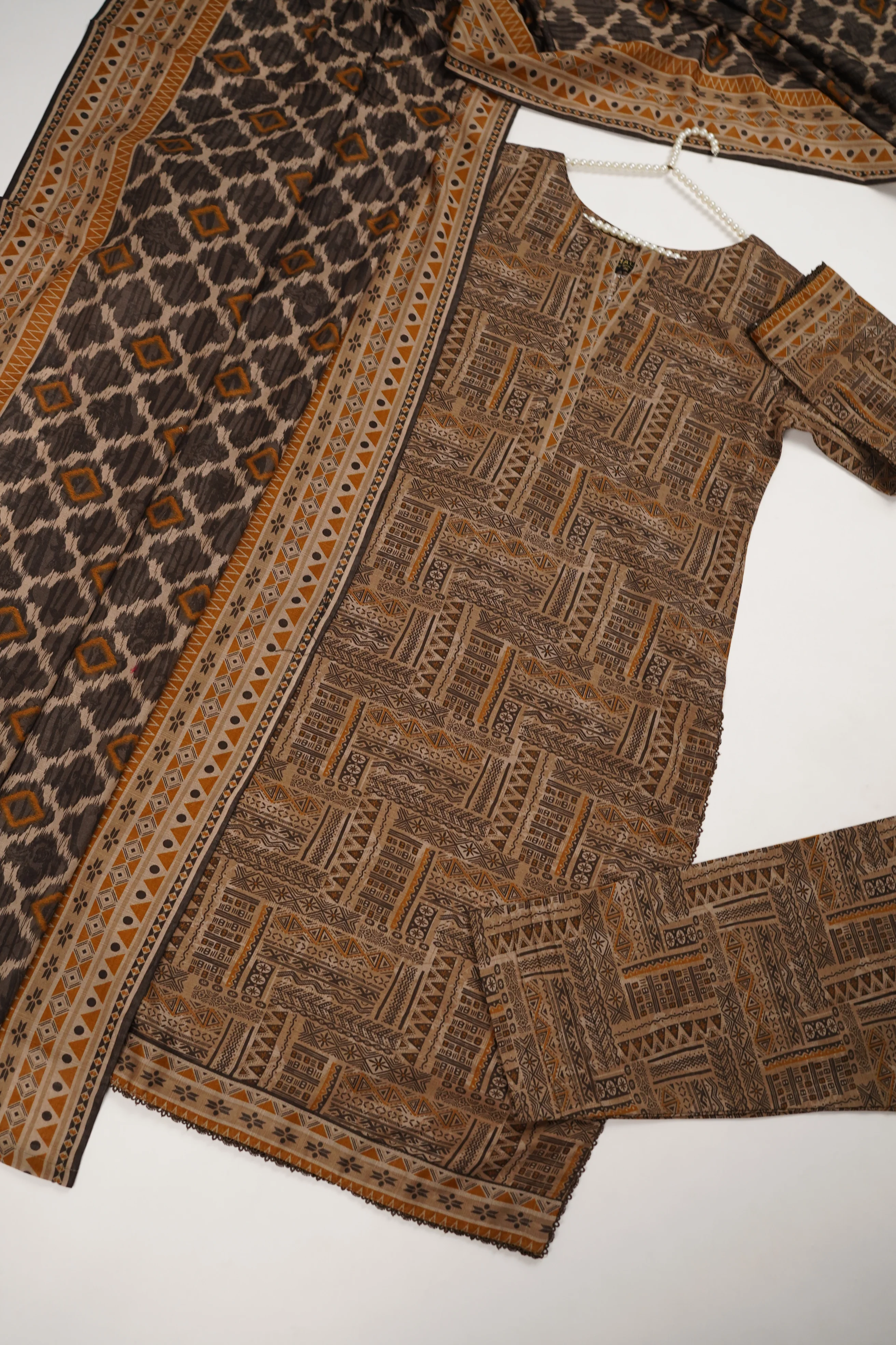 Original Tawakal khaddar 3pc collection MN-08 - Image 6