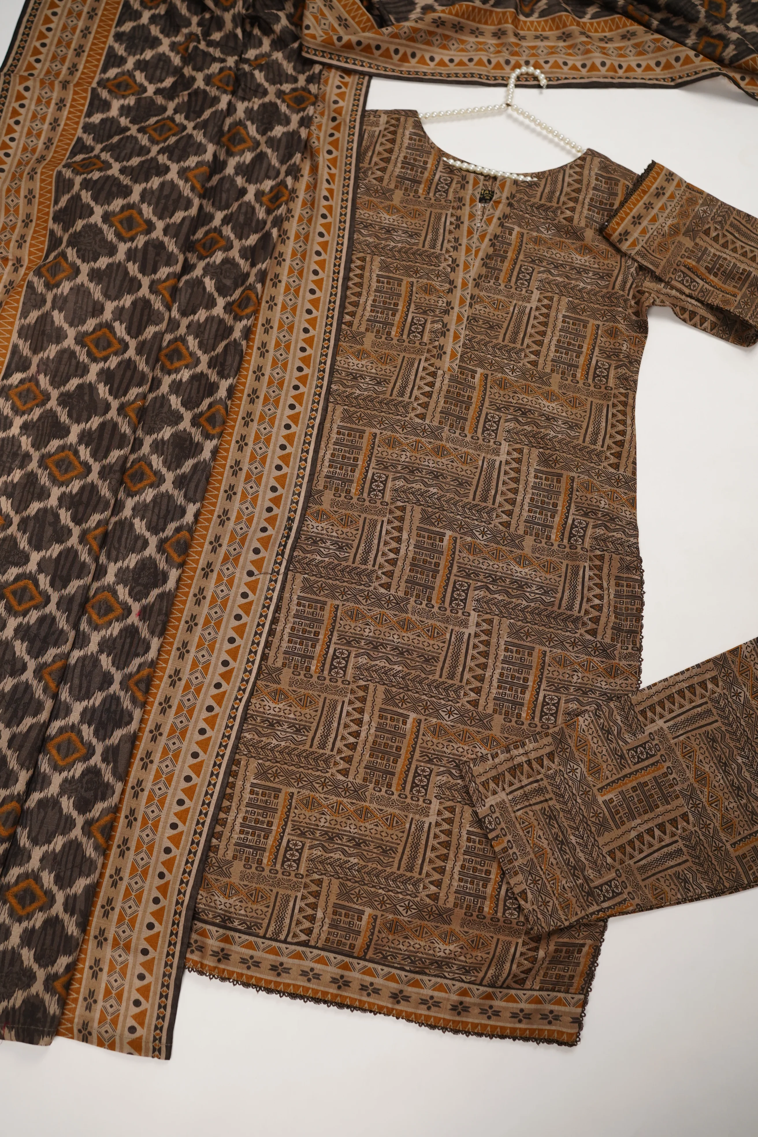 Original Tawakal khaddar 3pc collection MN-08 - Image 9