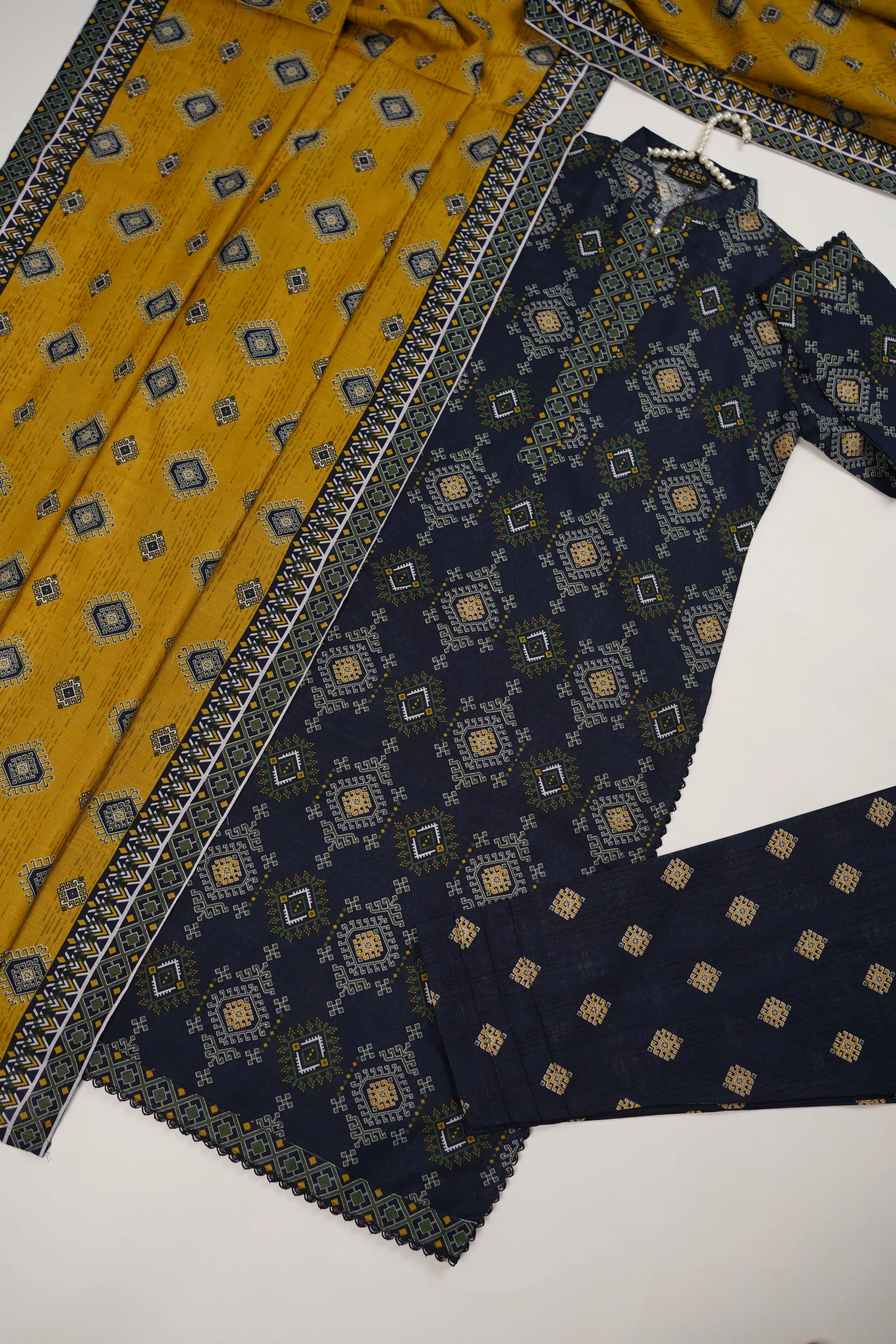Original Tawakal khaddar 3pc collection MN-09 - Image 10